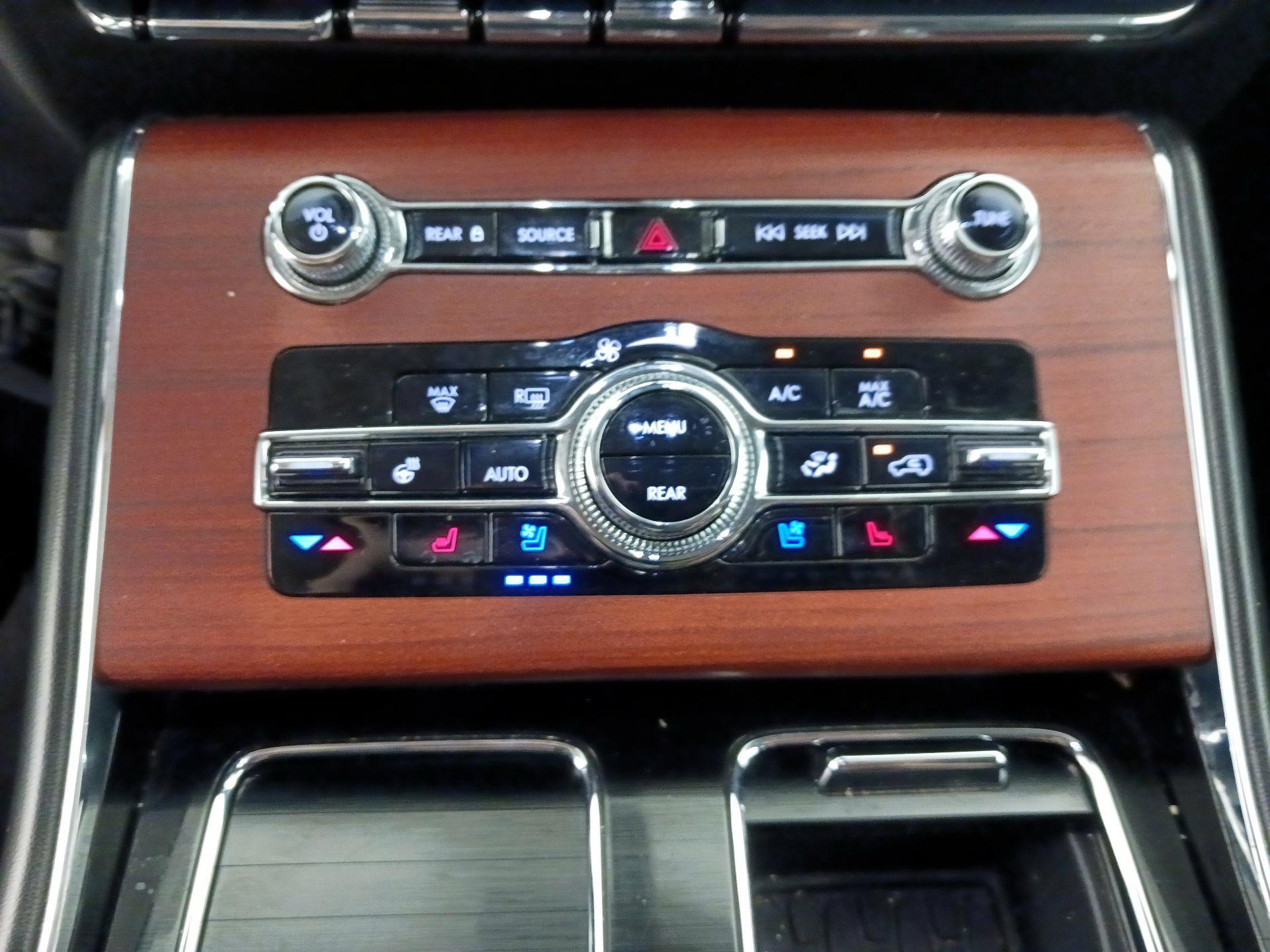 Thumbnail: 2022 Lincoln Aviator - 17
