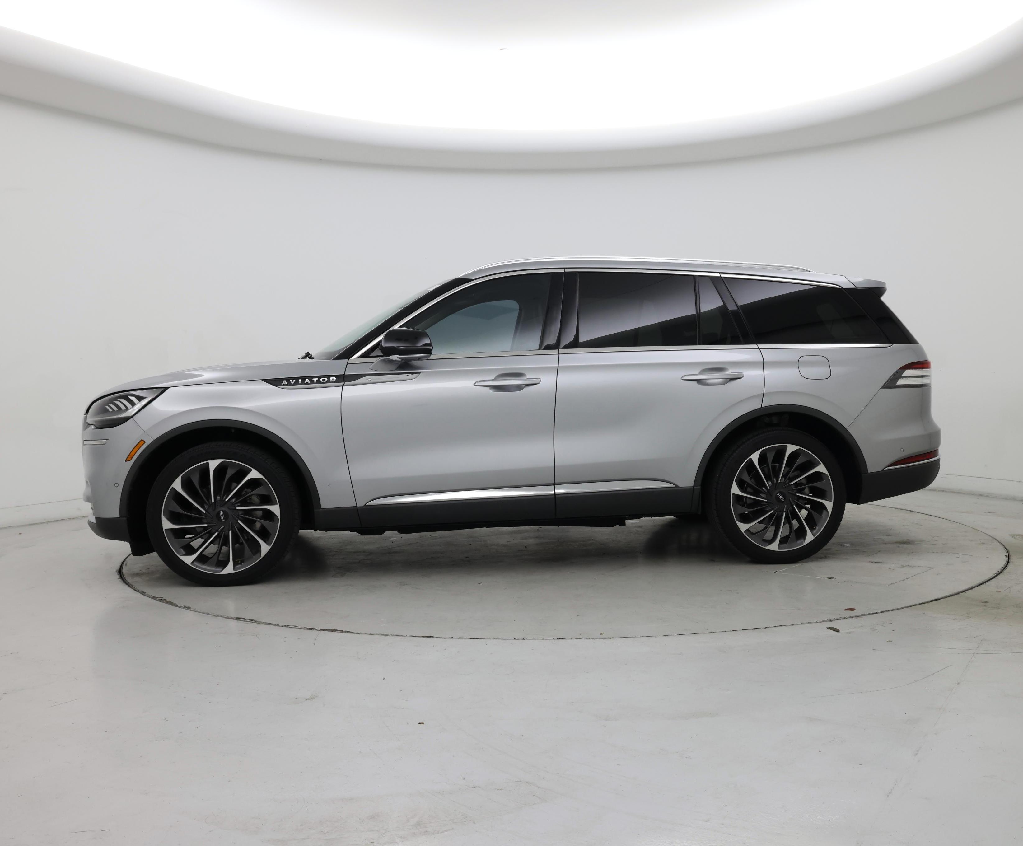 Thumbnail: 2022 Lincoln Aviator - 3