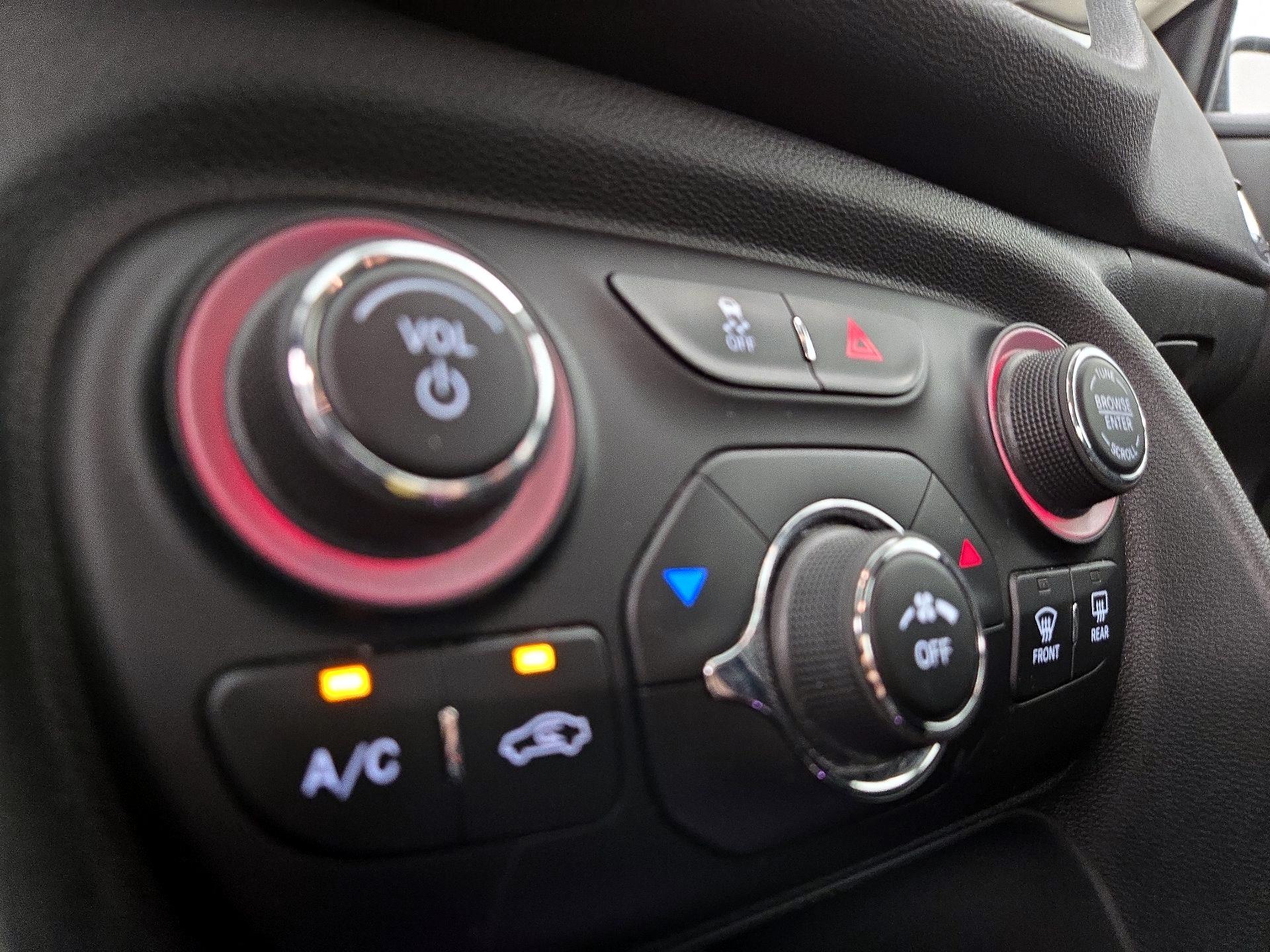 Thumbnail: 2015 Dodge Dart - 16