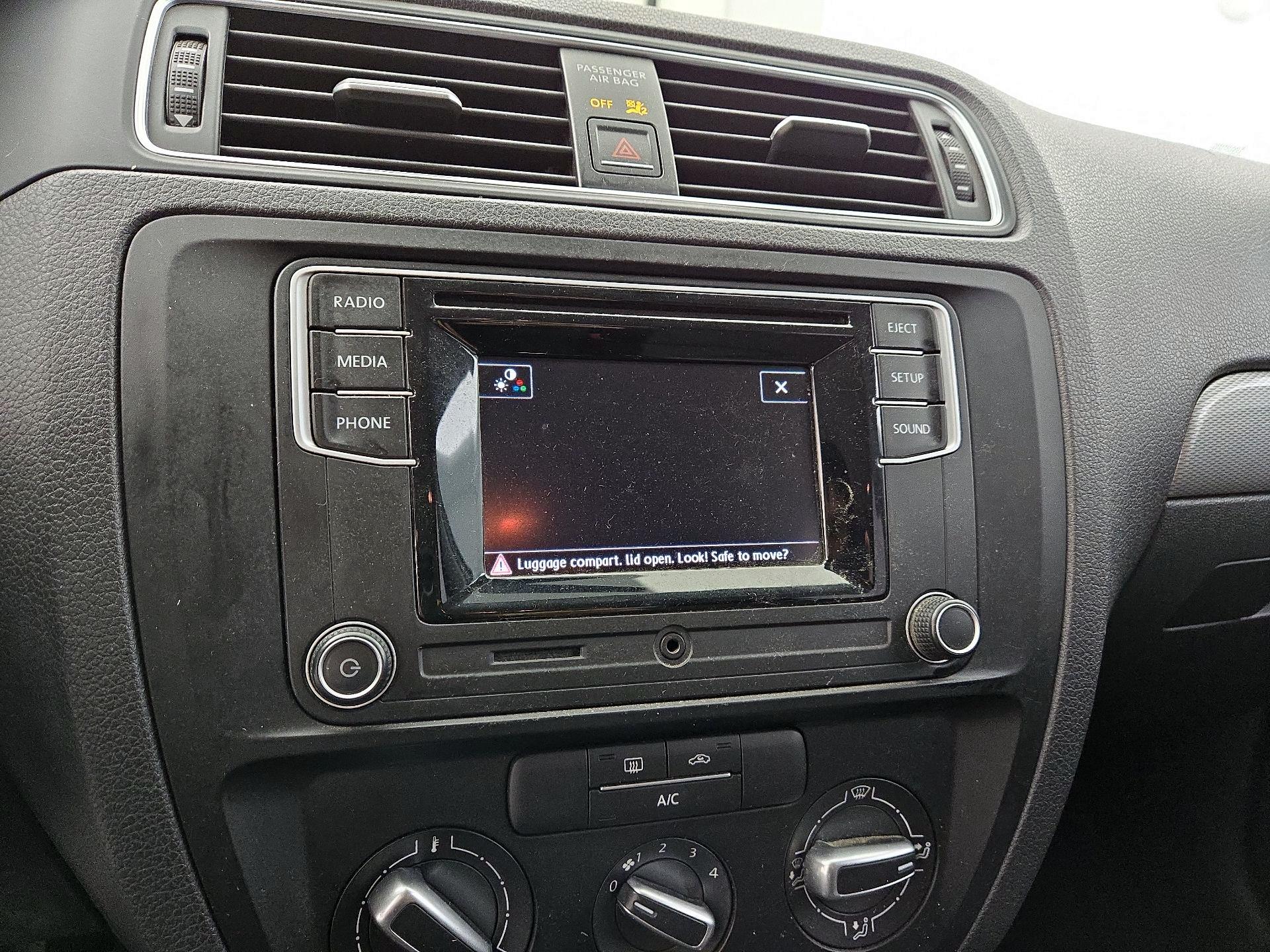 Thumbnail: 2017 Volkswagen Jetta - 14