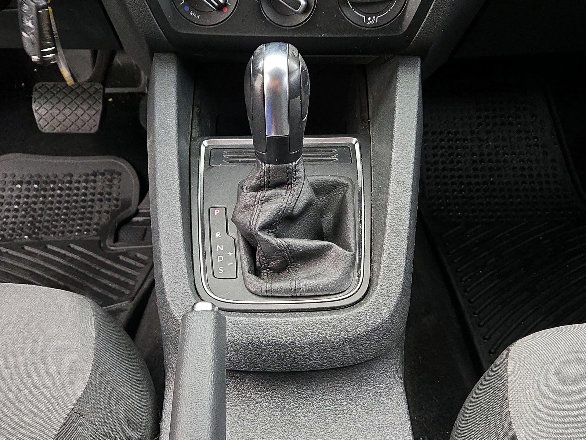 Thumbnail: 2017 Volkswagen Jetta - 17