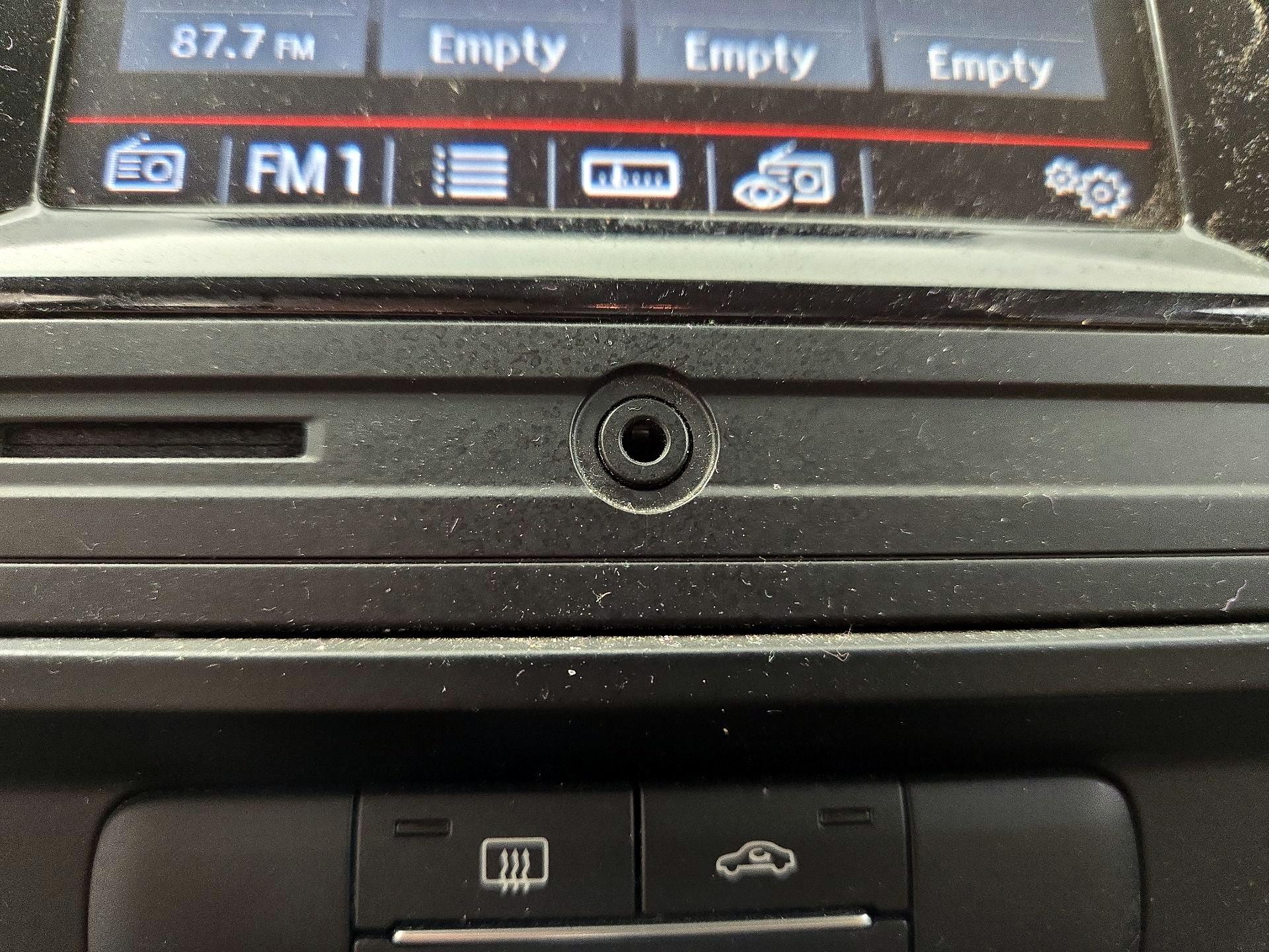 Thumbnail: 2017 Volkswagen Jetta - 18