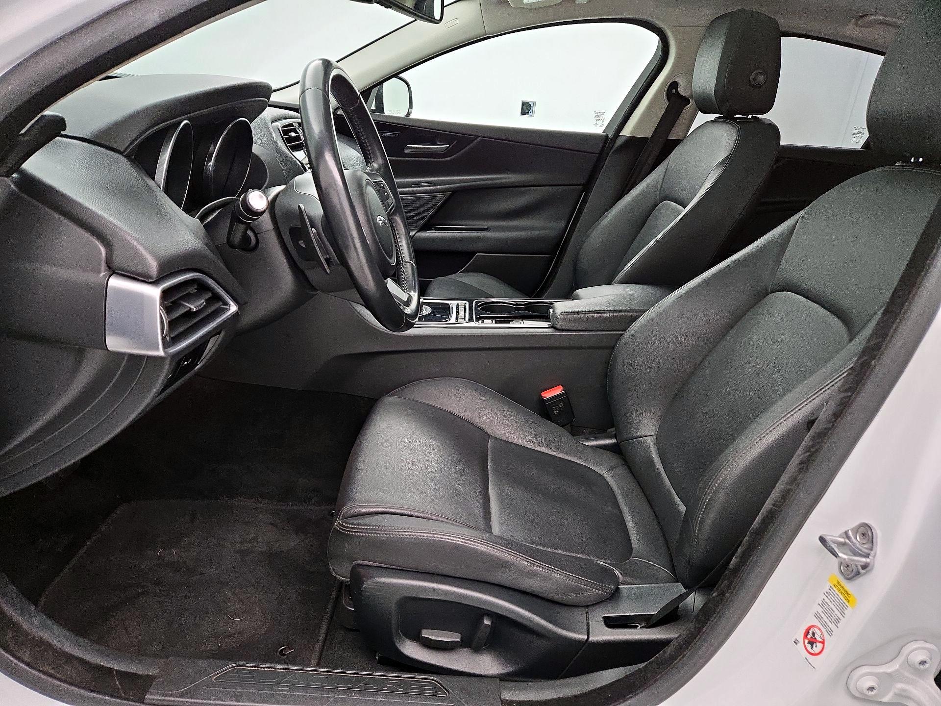 Thumbnail: 2017 Jaguar XE - 11