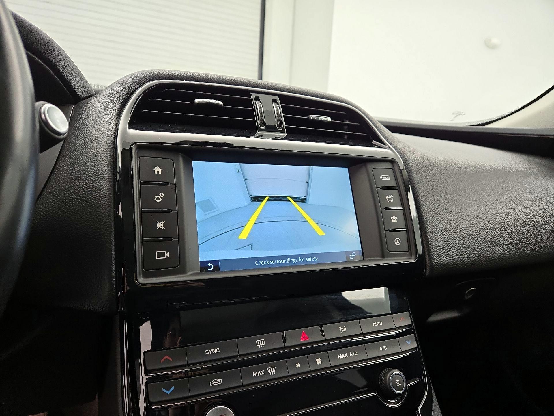 Thumbnail: 2017 Jaguar XE - 15