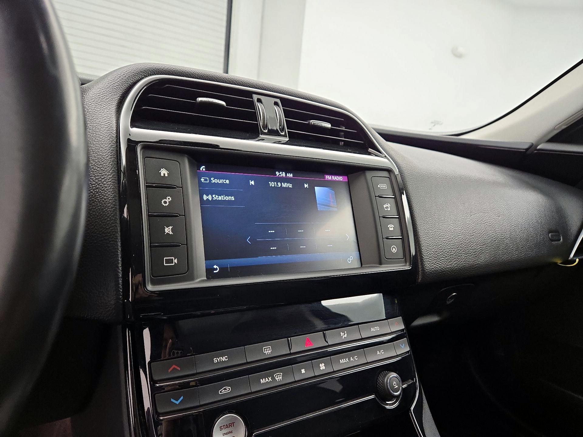 Thumbnail: 2017 Jaguar XE - 16