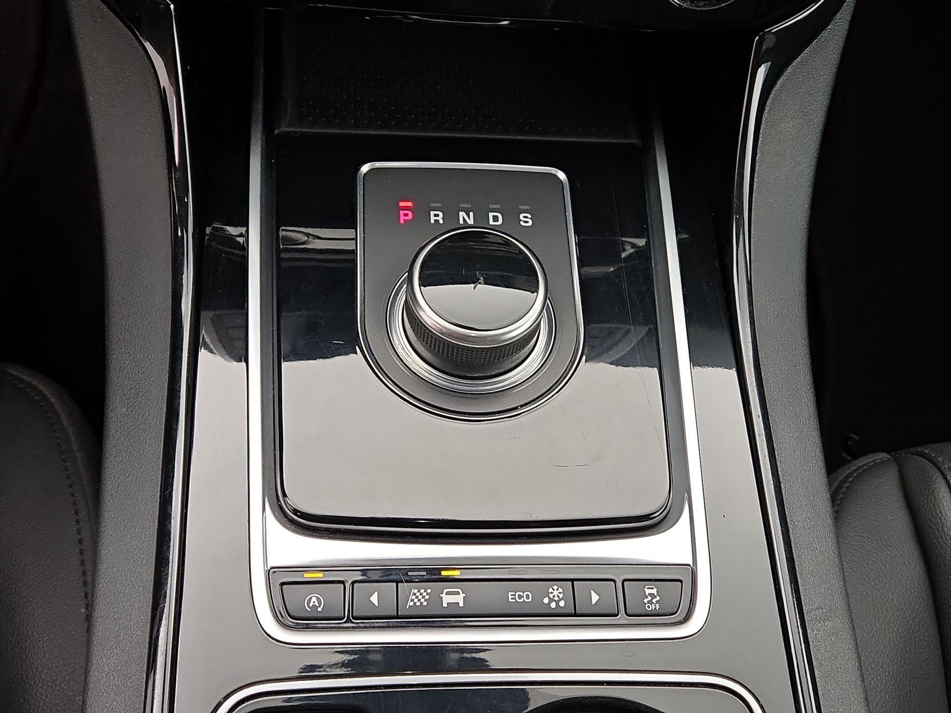 Thumbnail: 2017 Jaguar XE - 18