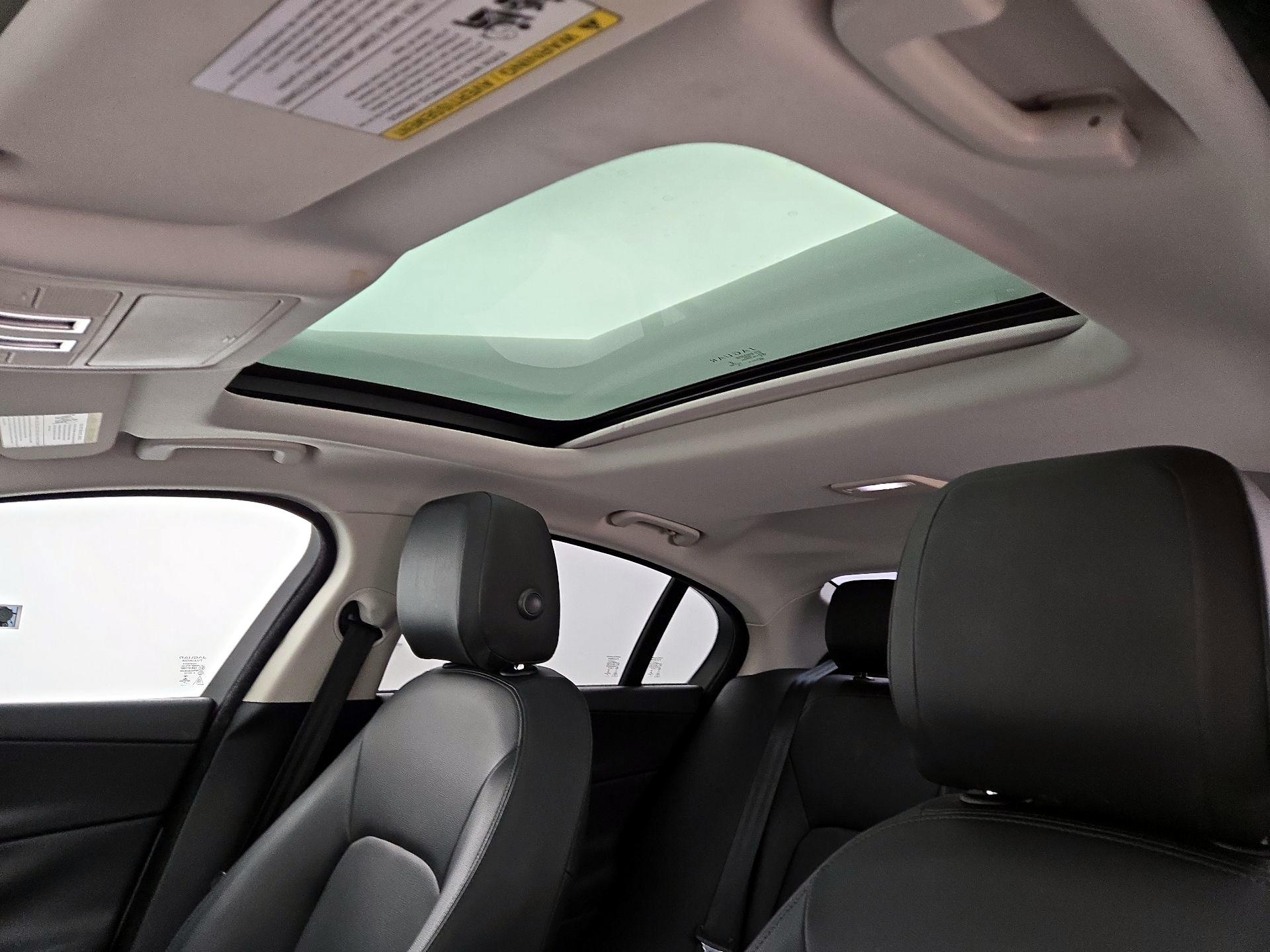 Thumbnail: 2017 Jaguar XE - 20