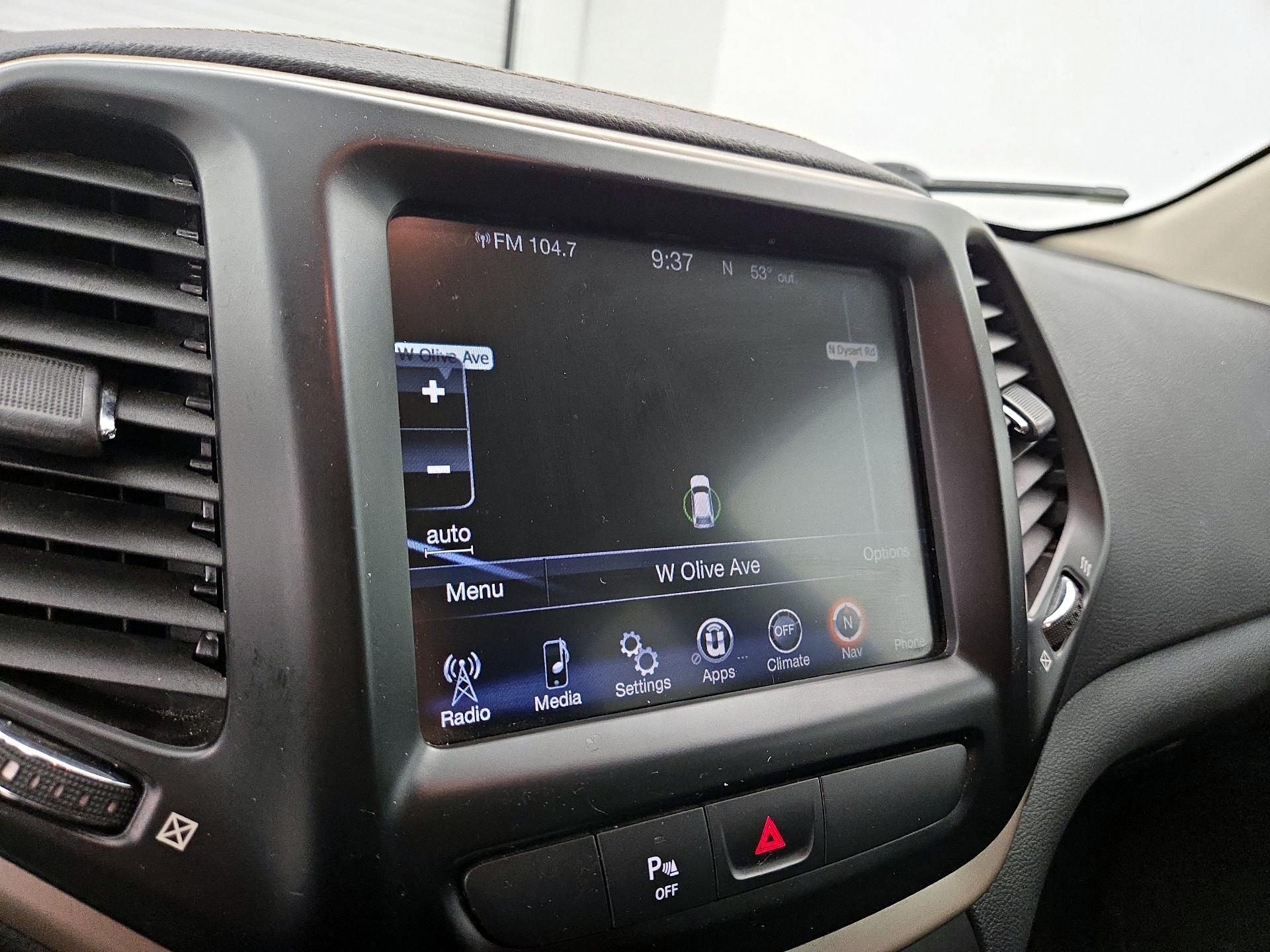 Thumbnail: 2016 Jeep Cherokee - 14