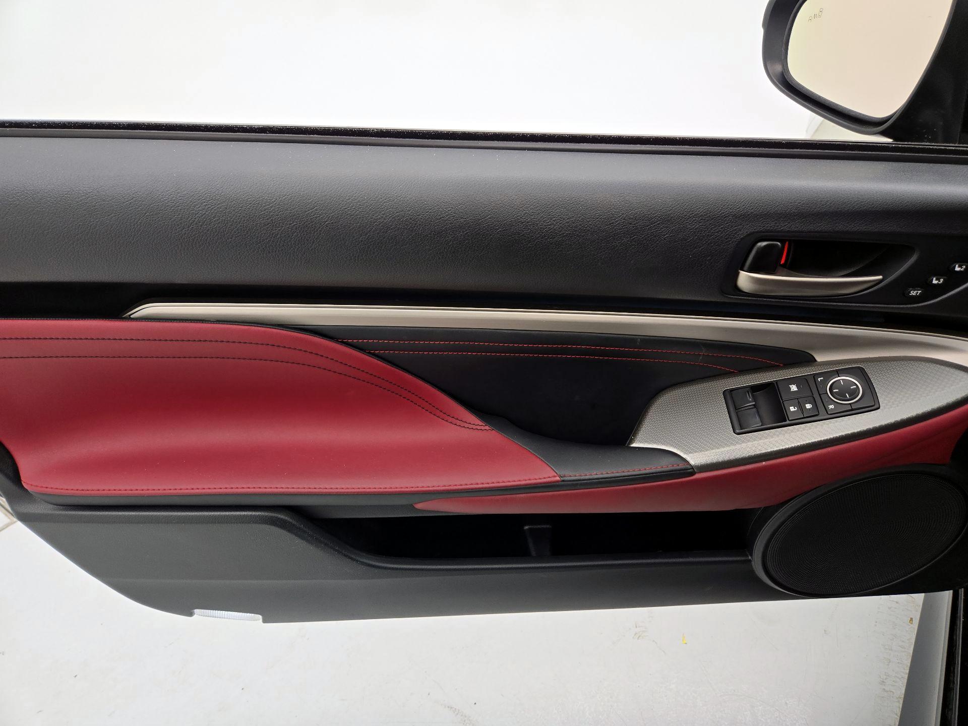 Thumbnail: 2016 Lexus RC - 12