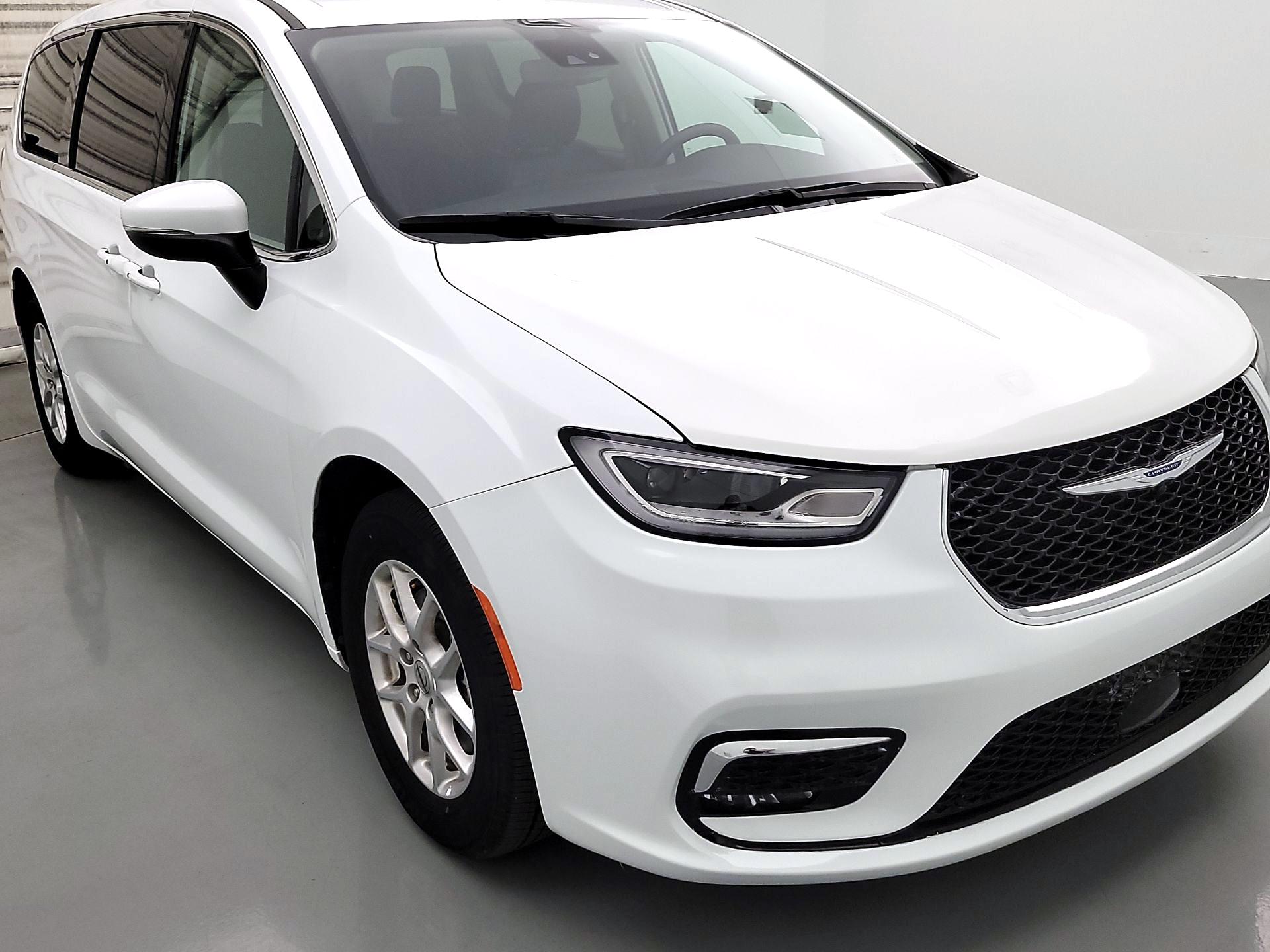 Thumbnail: 2023 Chrysler Pacifica - 1