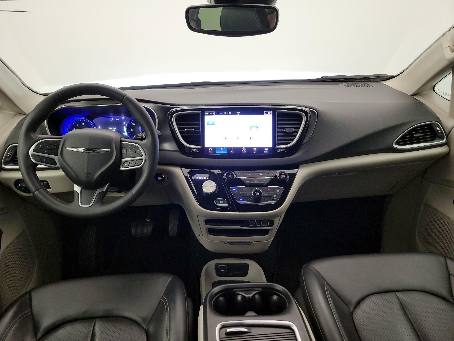 Thumbnail: 2023 Chrysler Pacifica - 8