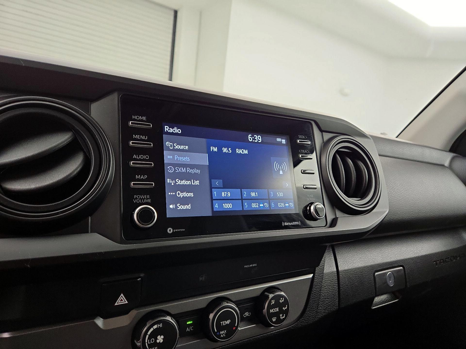 Thumbnail: 2022 Toyota Tacoma - 15