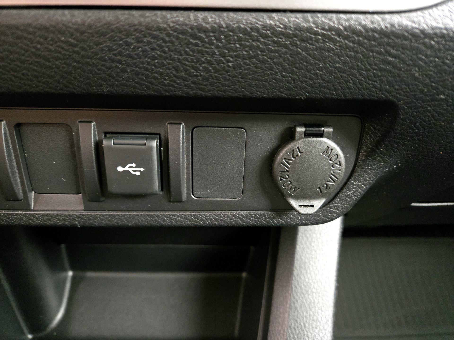 Thumbnail: 2022 Toyota Tacoma - 18