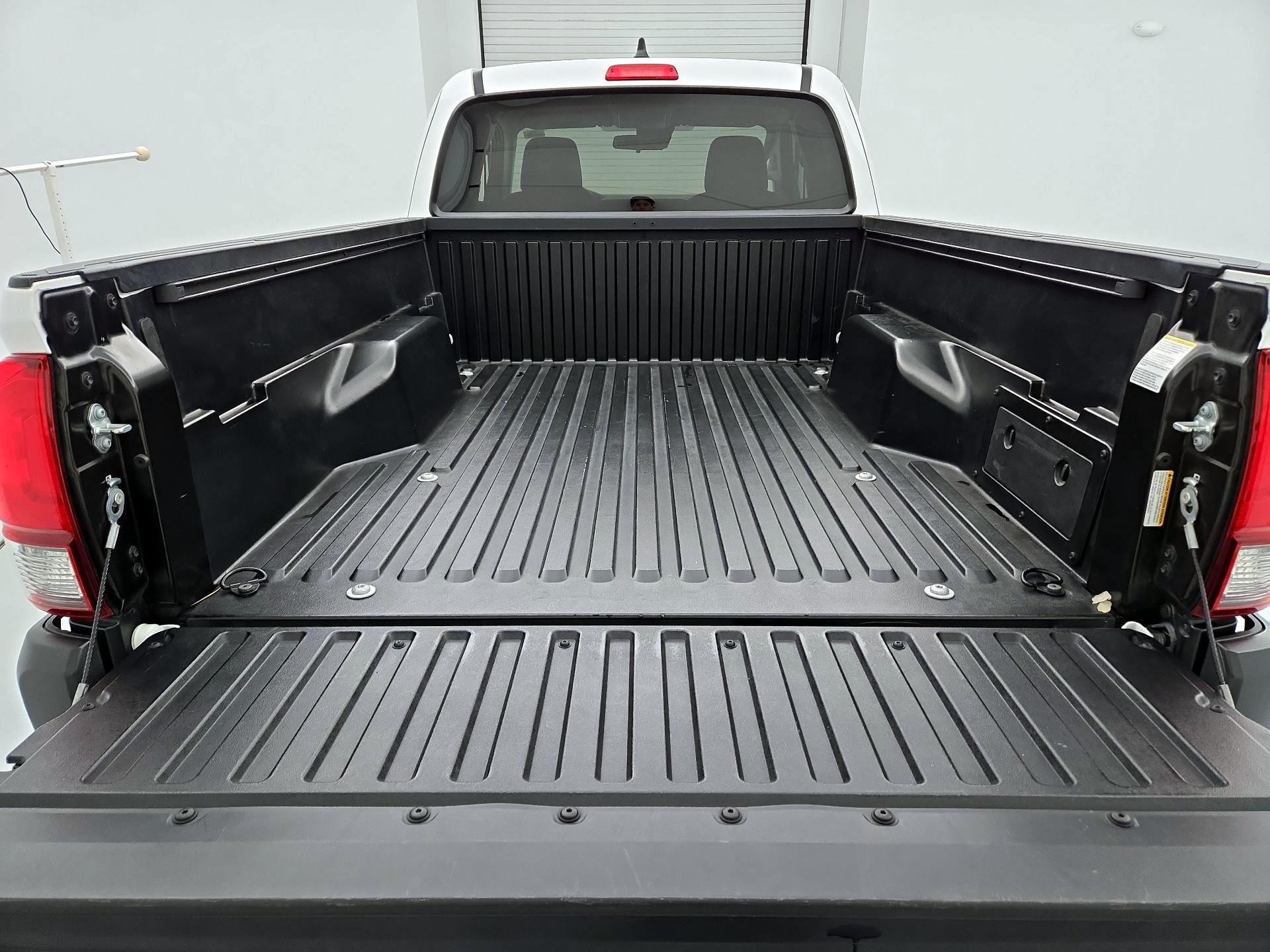 Thumbnail: 2022 Toyota Tacoma - 19