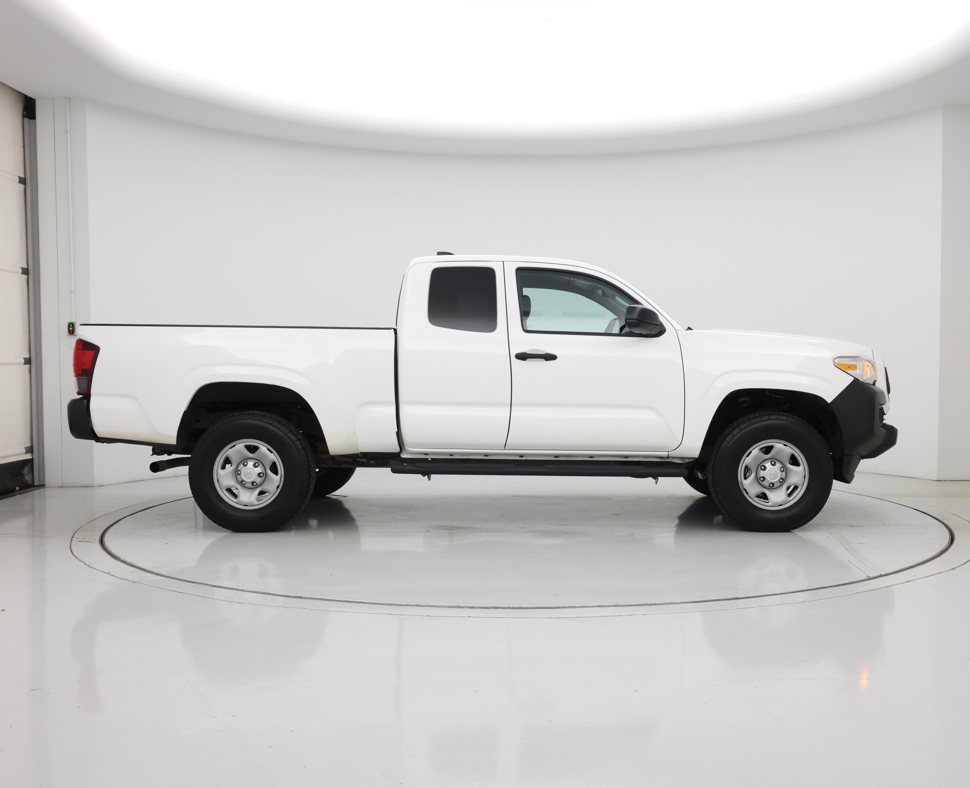 Thumbnail: 2022 Toyota Tacoma - 7