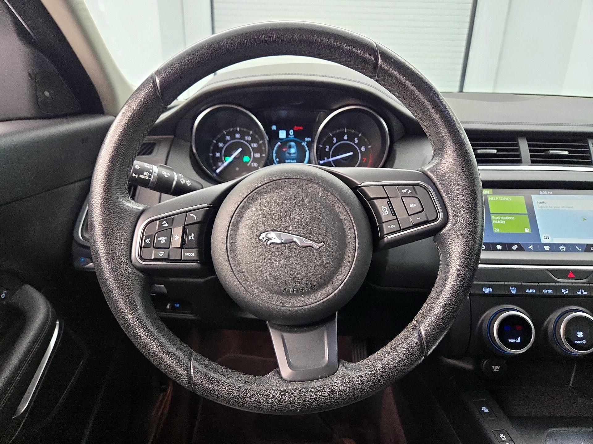 Thumbnail: 2019 Jaguar E-Pace - 10