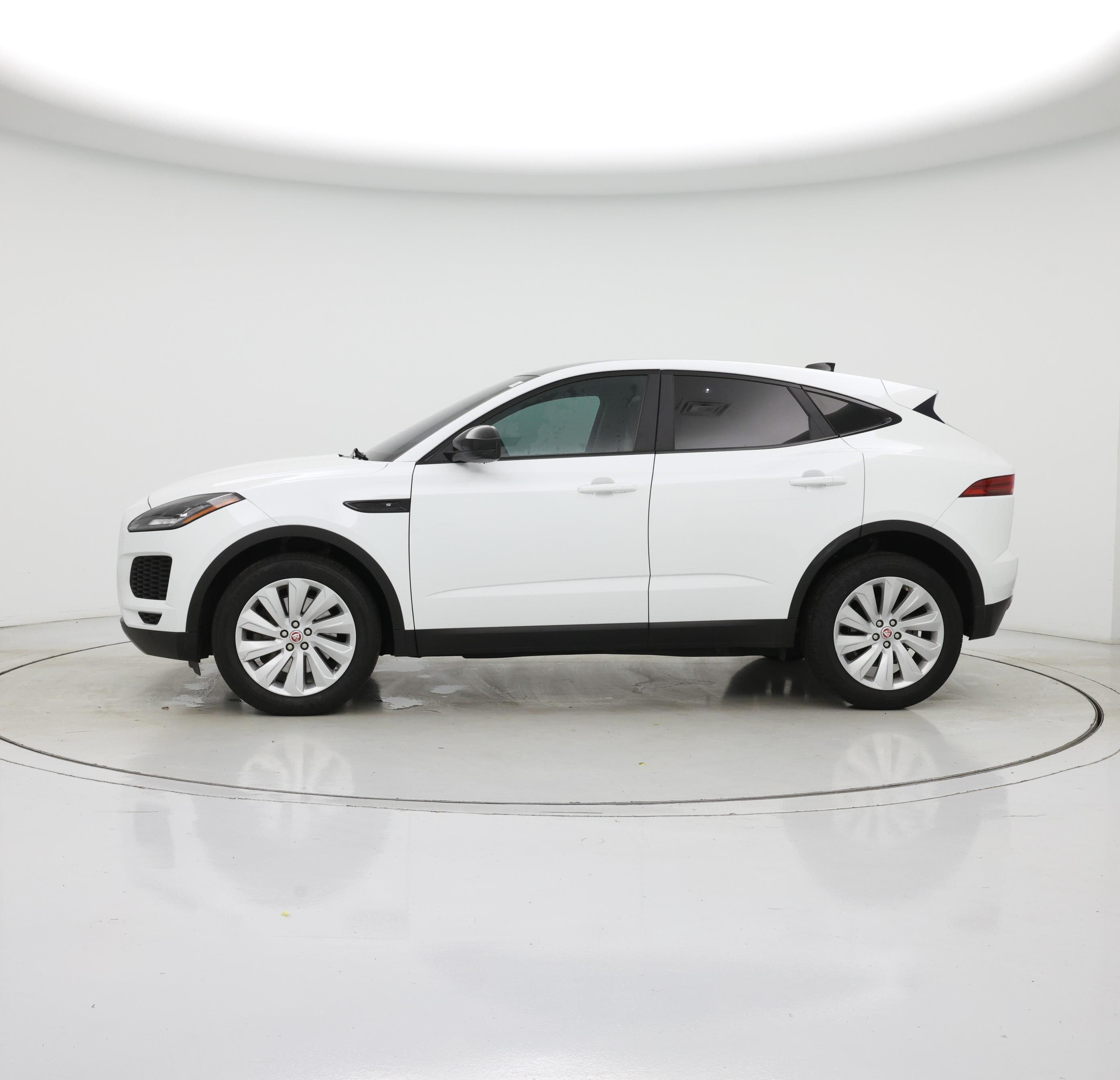 Thumbnail: 2019 Jaguar E-Pace - 3