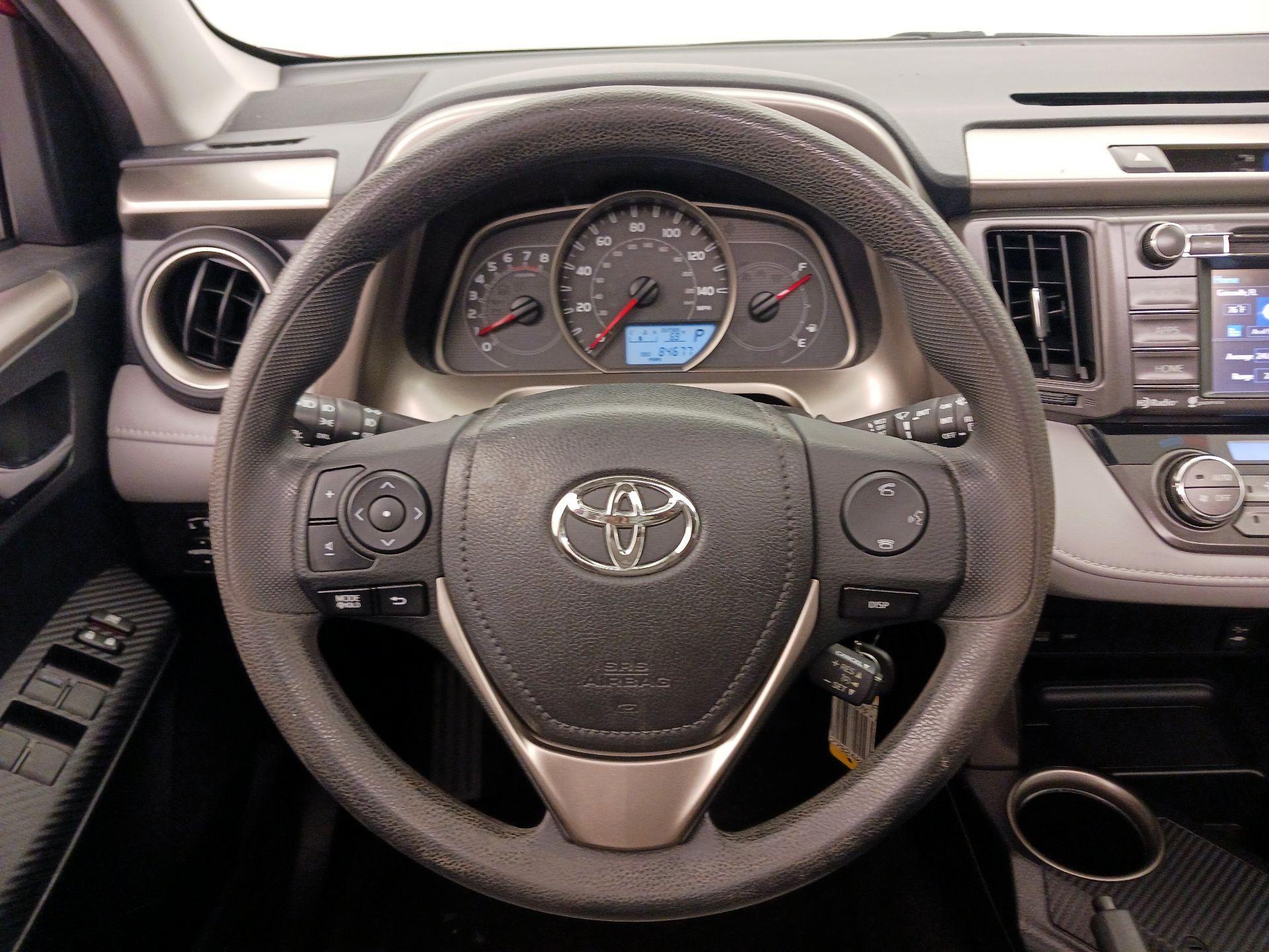 Thumbnail: 2015 Toyota RAV4 - 10