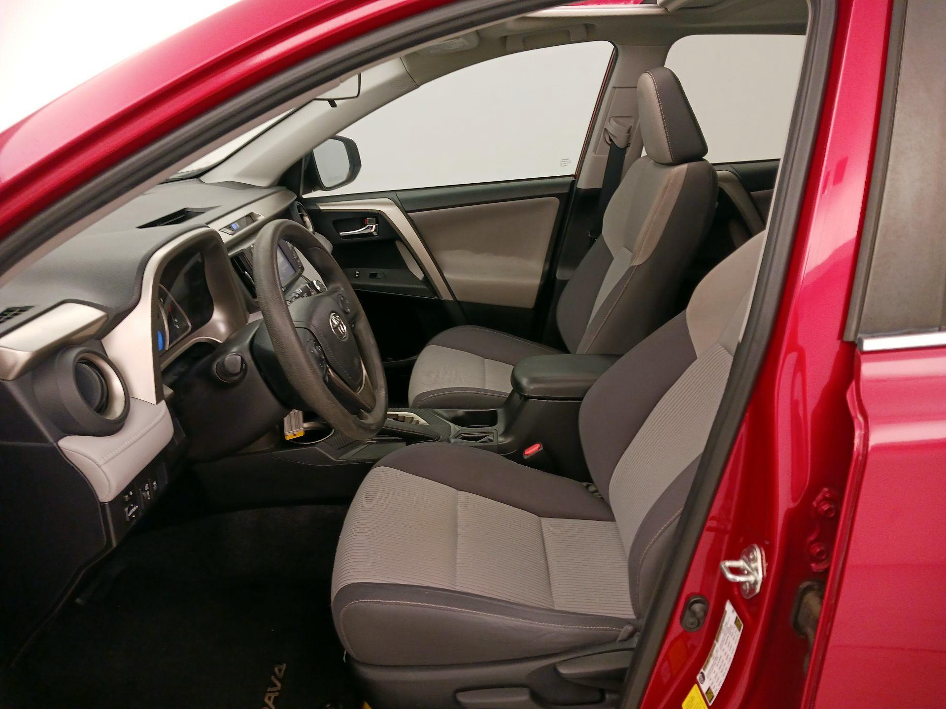 Thumbnail: 2015 Toyota RAV4 - 11