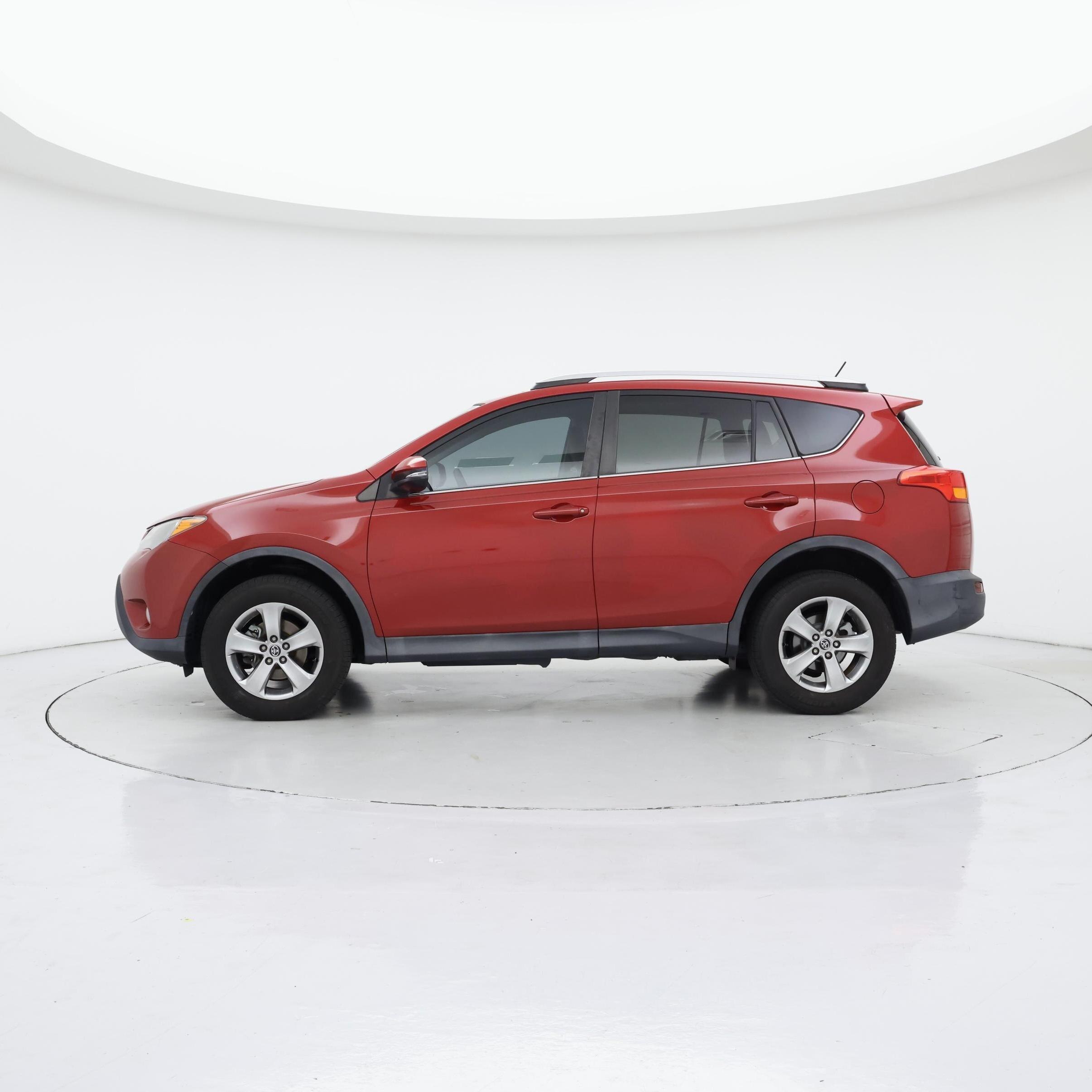 Thumbnail: 2015 Toyota RAV4 - 3