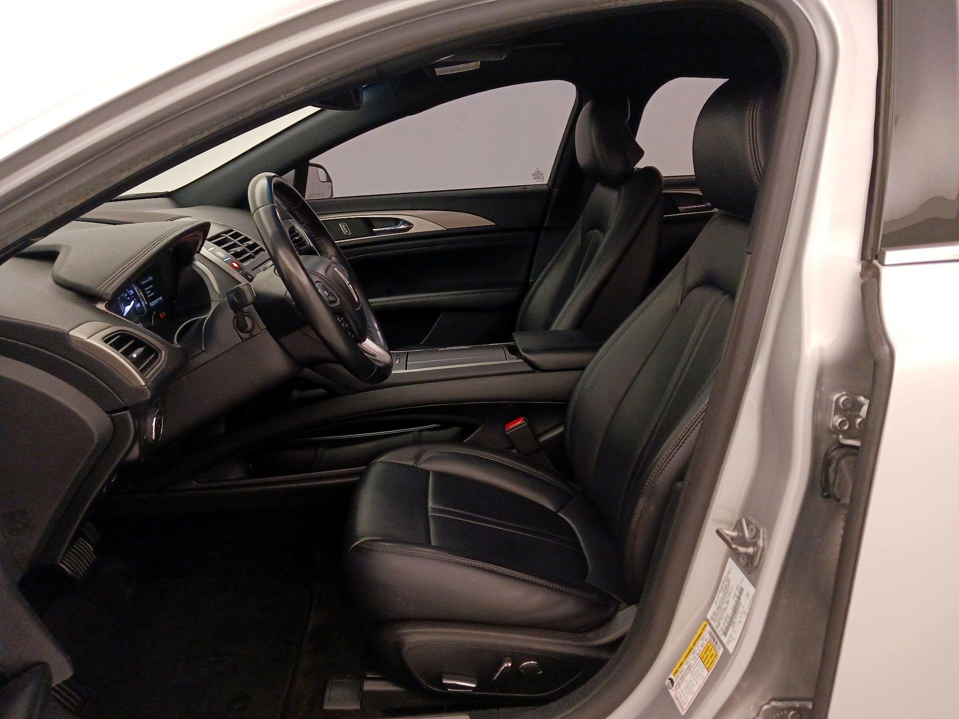 Thumbnail: 2017 Lincoln MKZ - 11