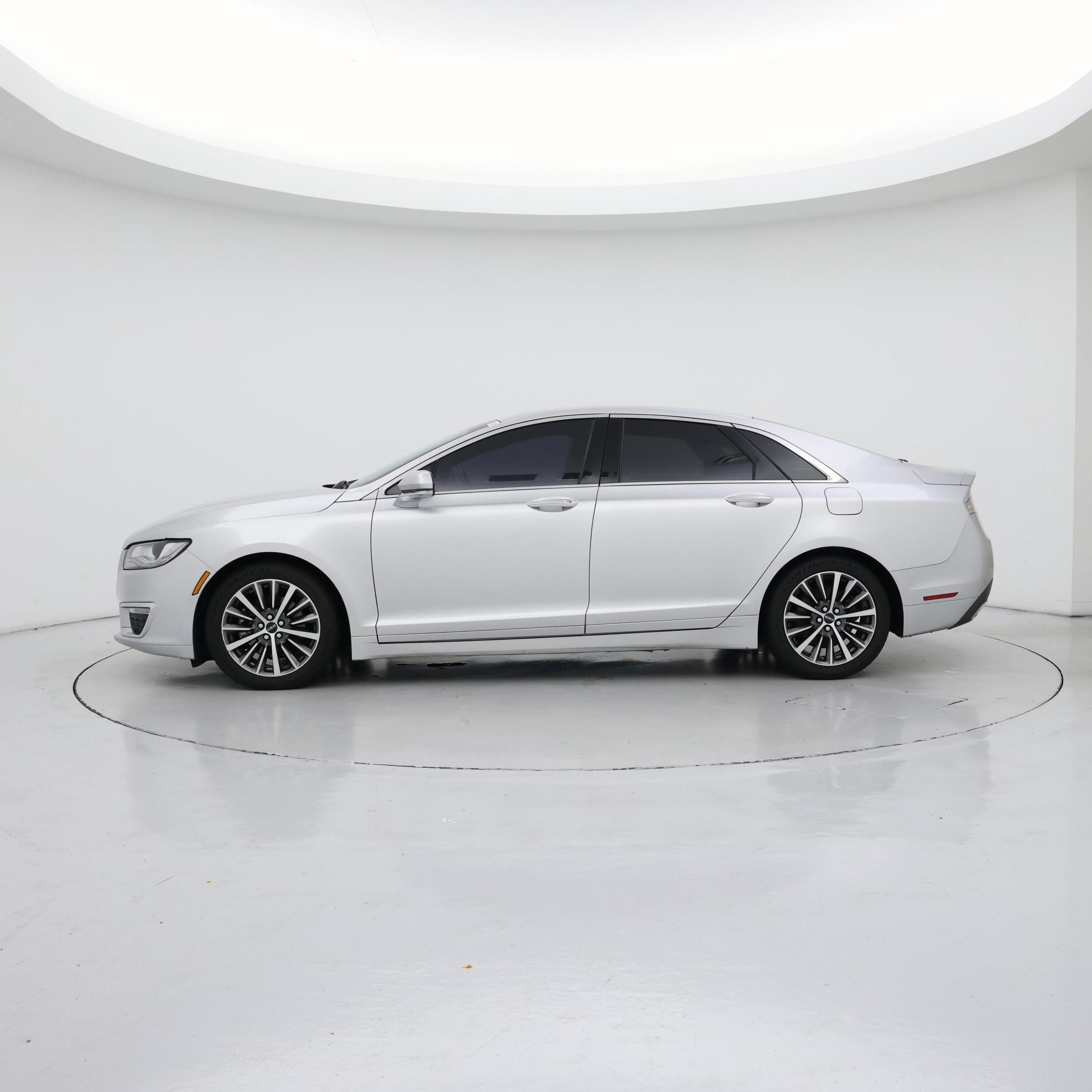 Thumbnail: 2017 Lincoln MKZ - 3