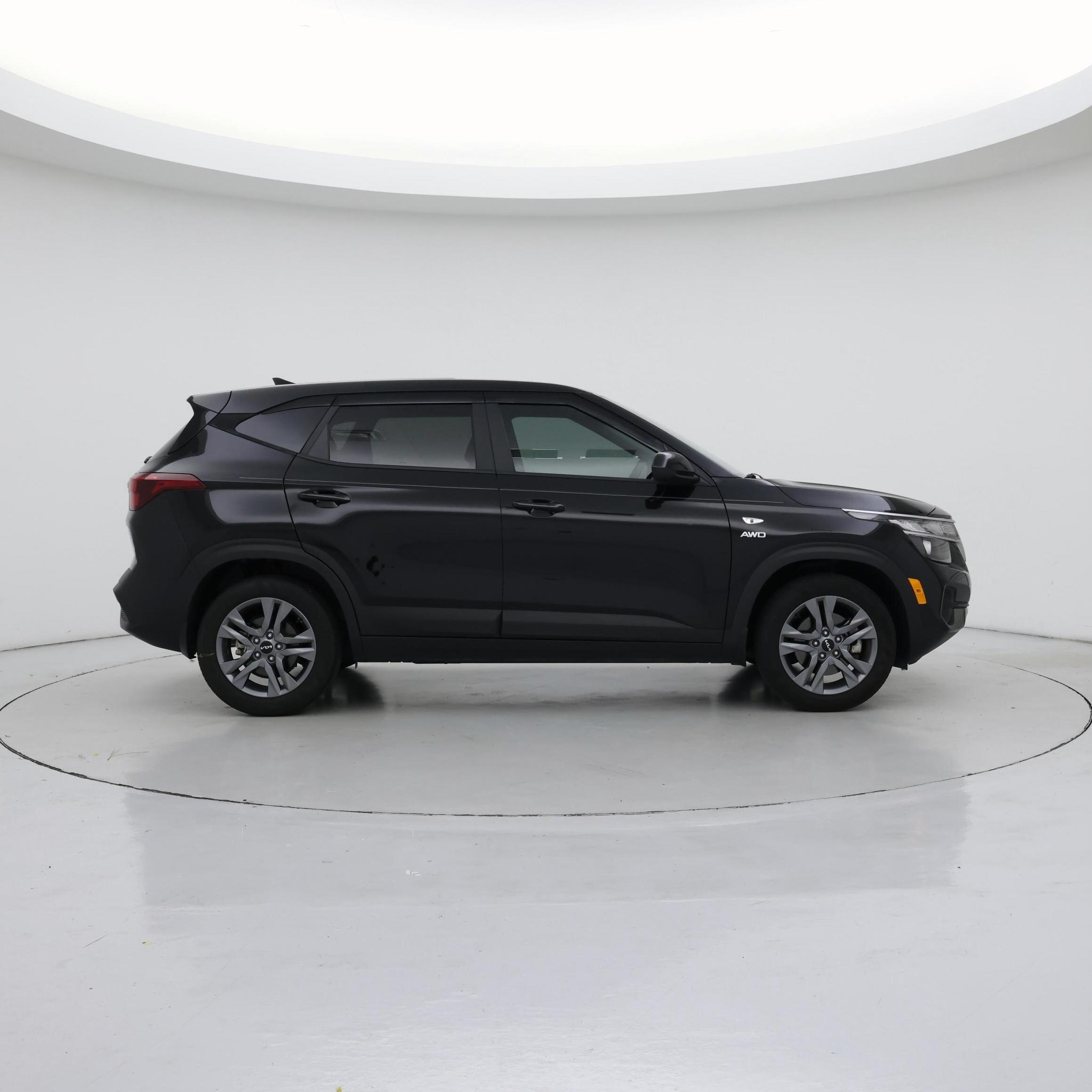 Thumbnail: 2023 Kia Seltos - 7