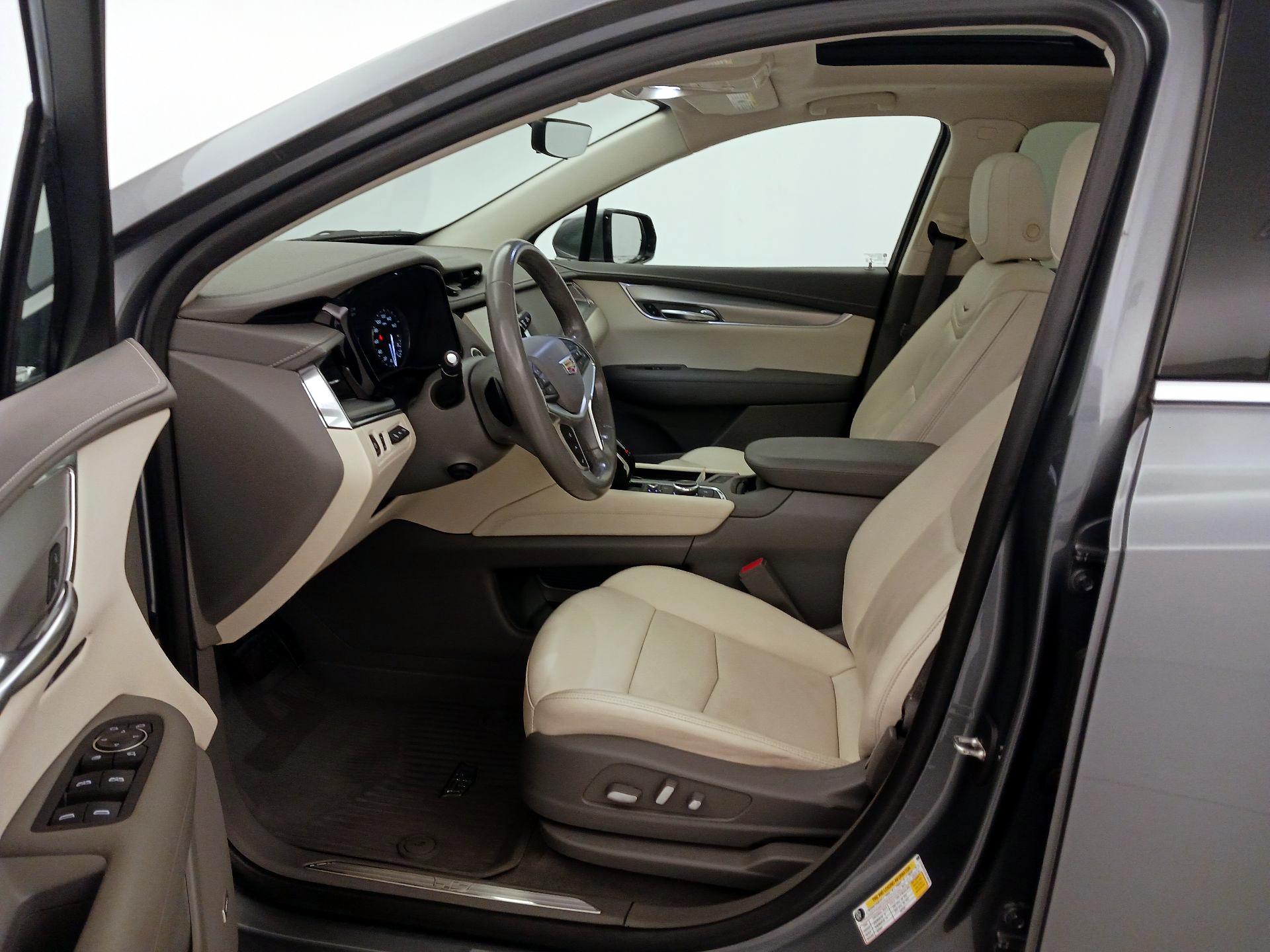 Thumbnail: 2021 Cadillac XT5 - 11