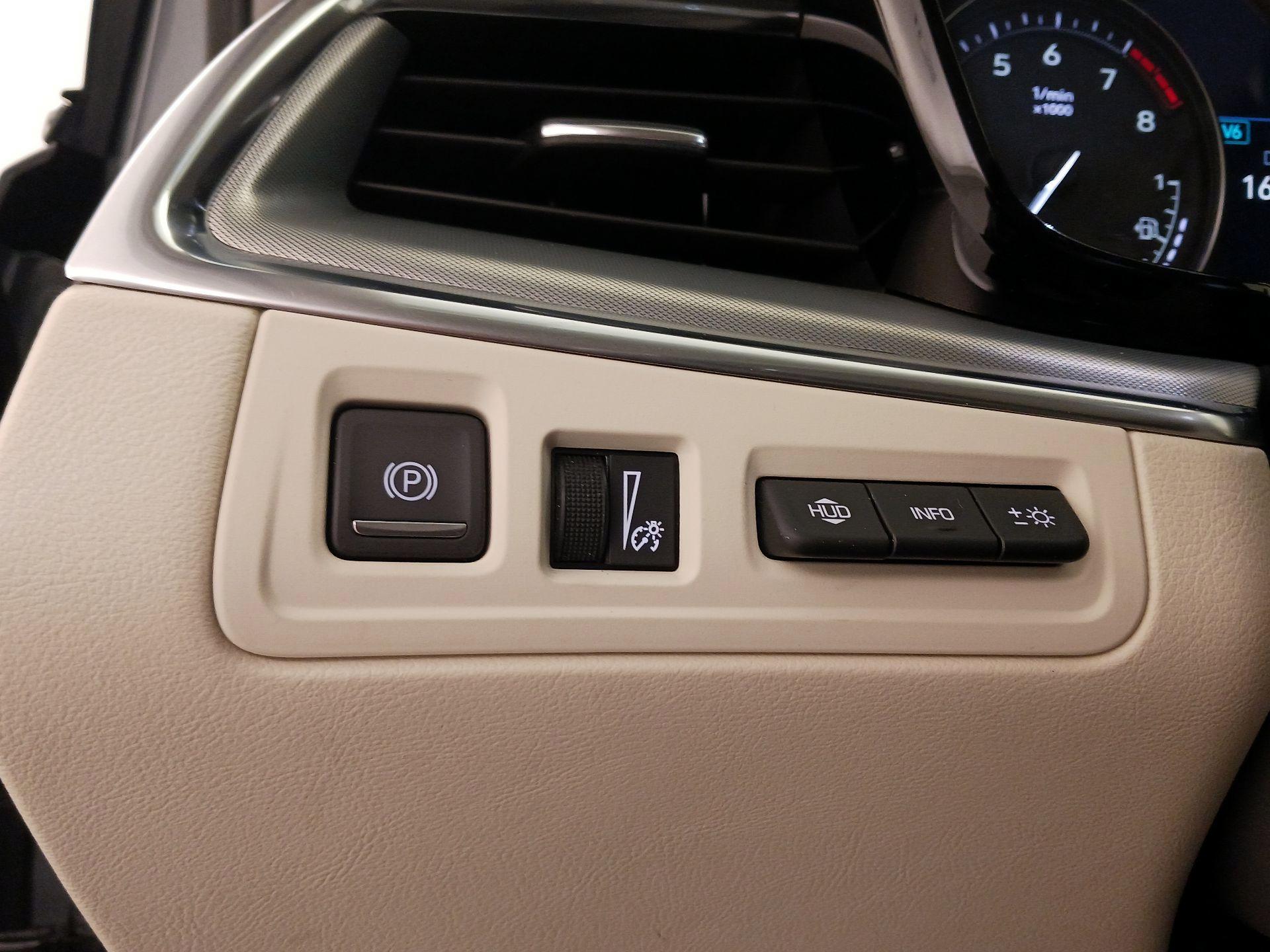 Thumbnail: 2021 Cadillac XT5 - 13