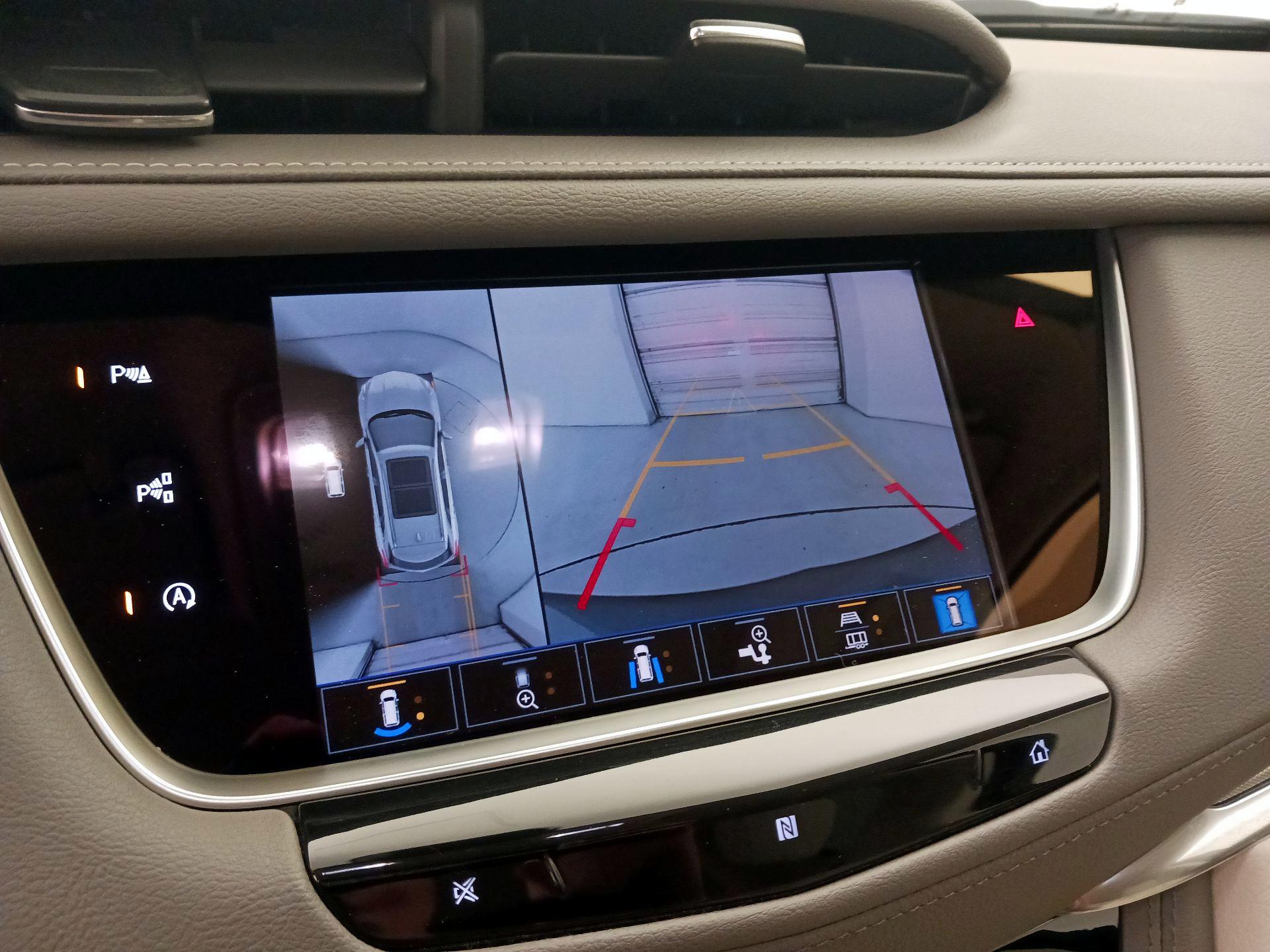Thumbnail: 2021 Cadillac XT5 - 14