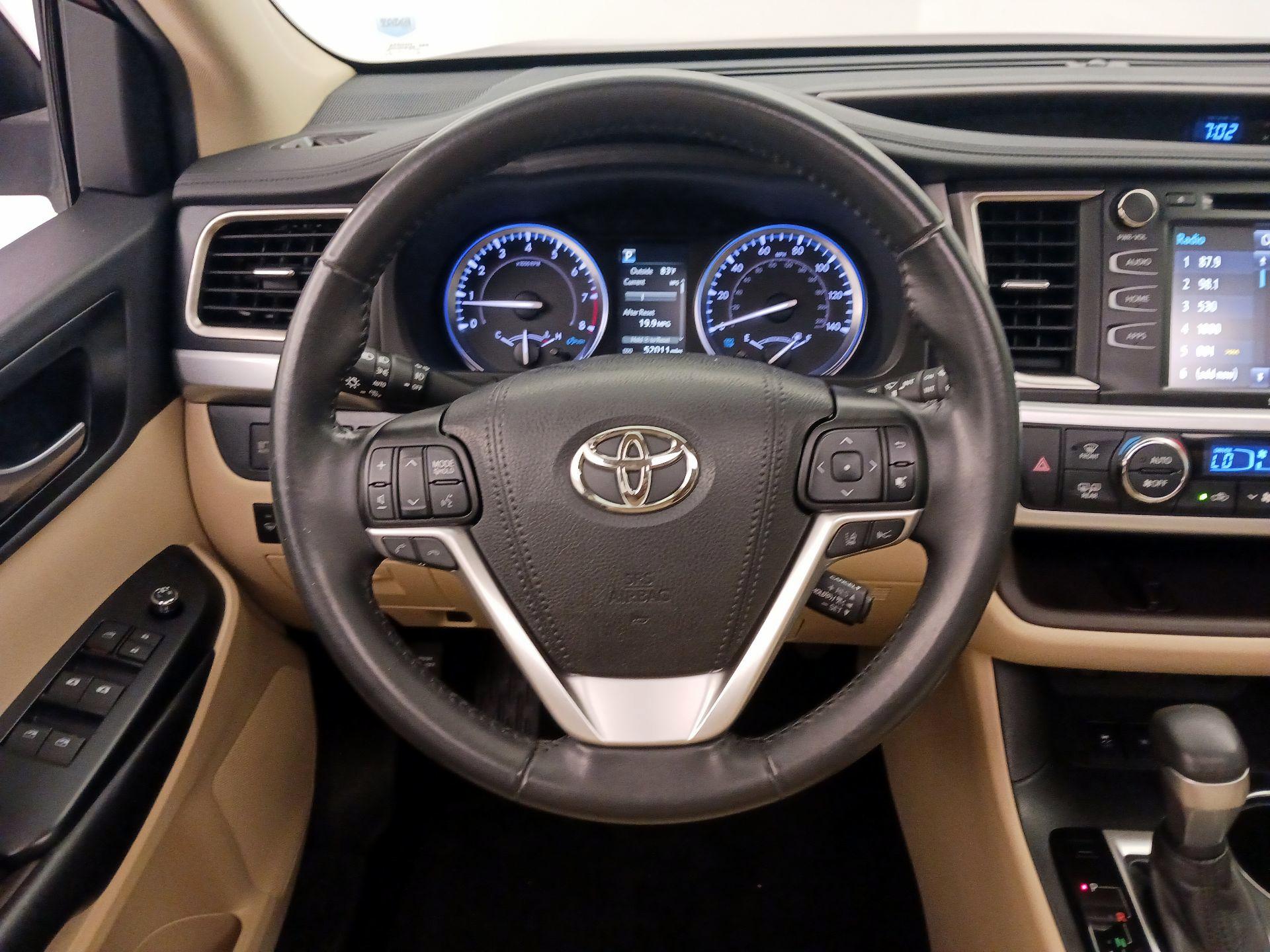 Thumbnail: 2019 Toyota Highlander - 10