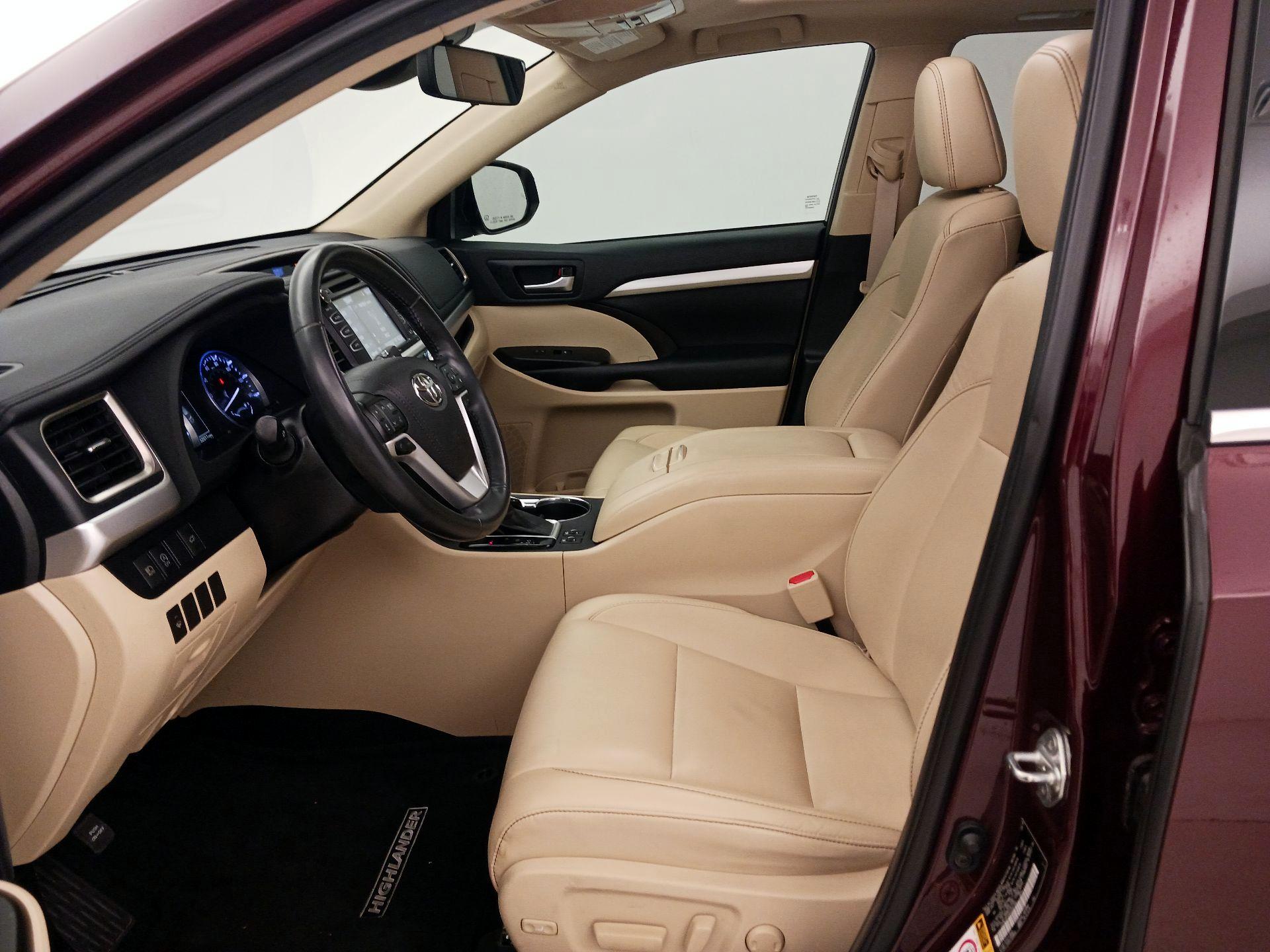 Thumbnail: 2019 Toyota Highlander - 11