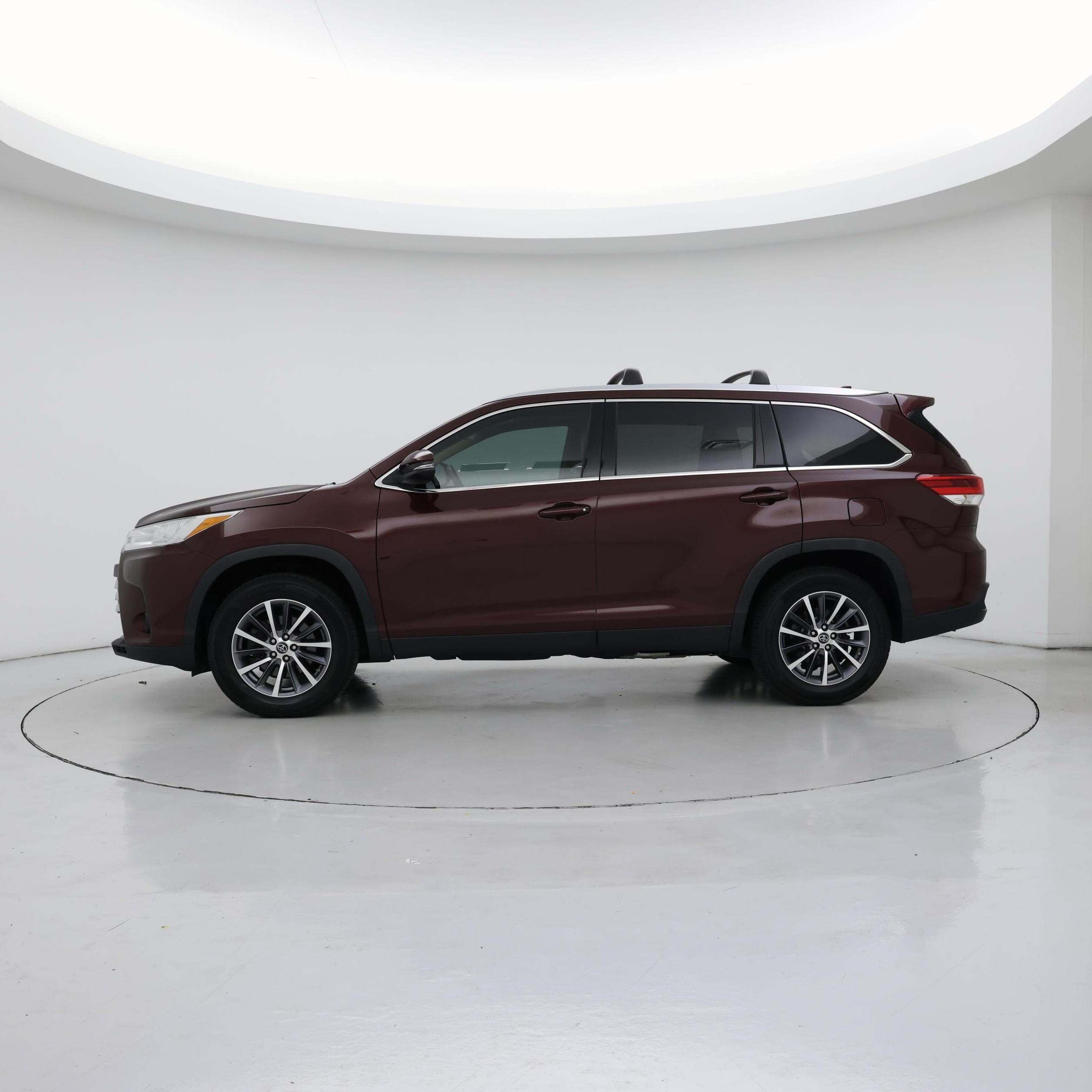 Thumbnail: 2019 Toyota Highlander - 3