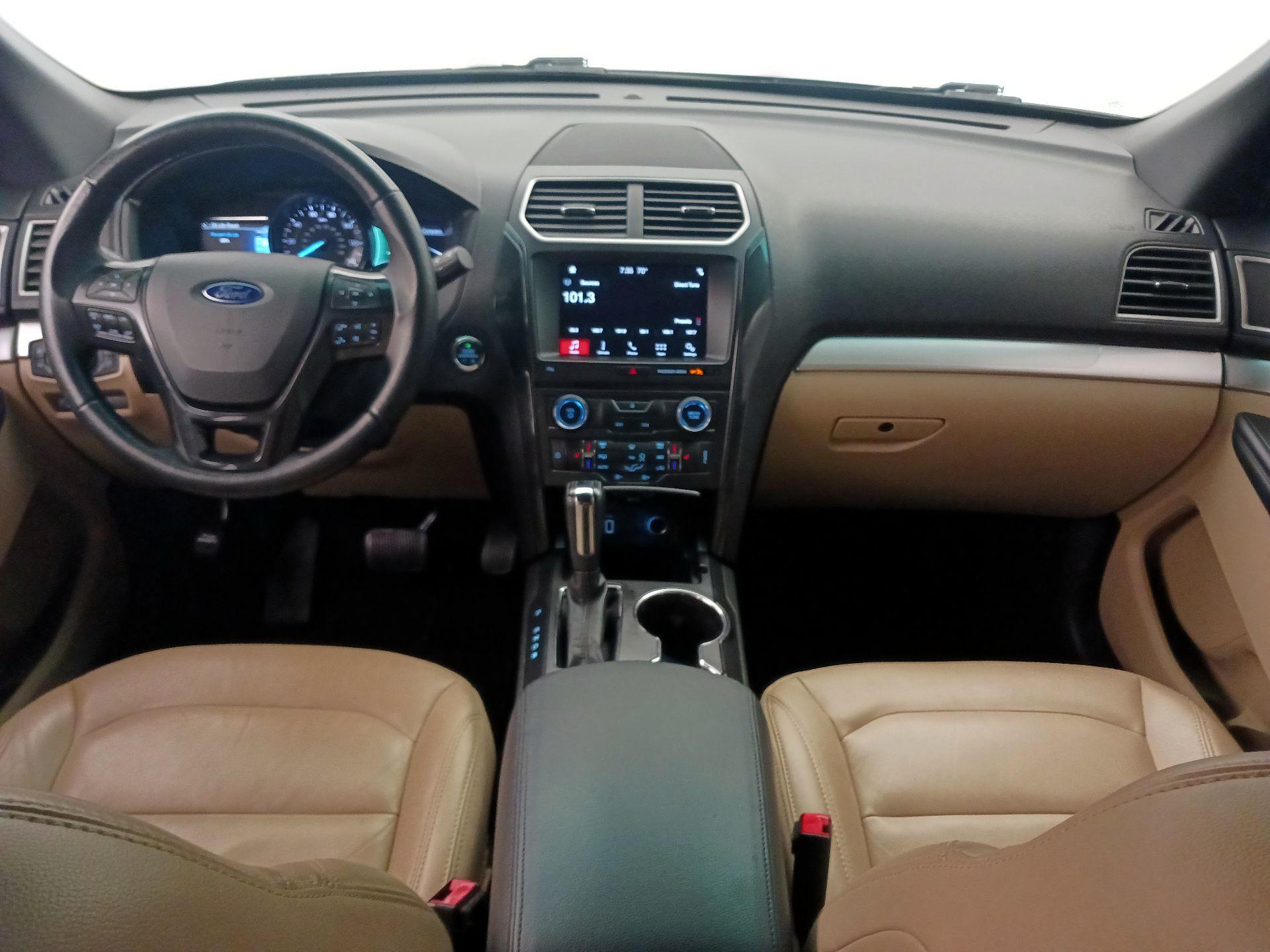 Thumbnail: 2017 Ford Explorer - 9