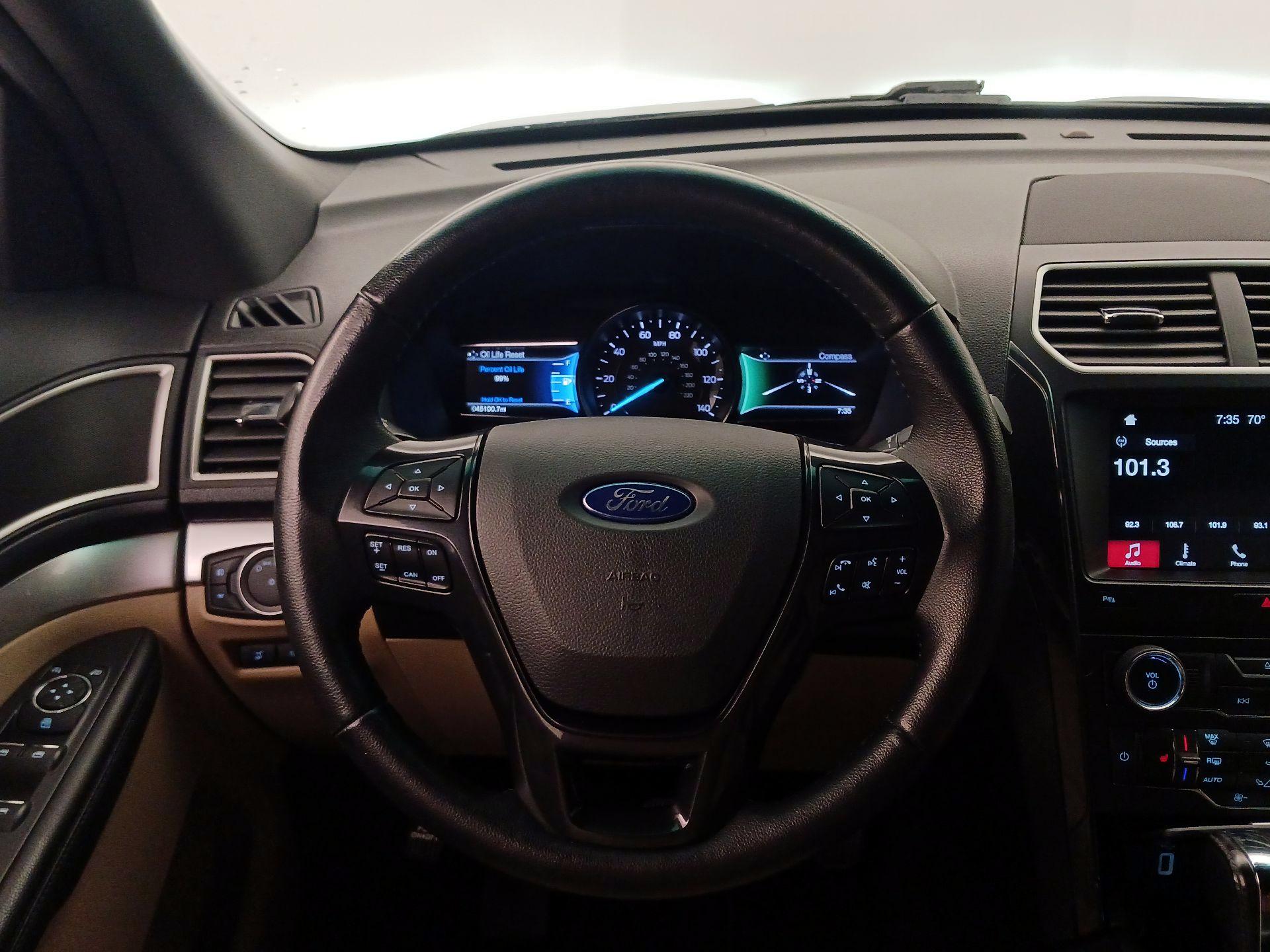 Thumbnail: 2017 Ford Explorer - 10