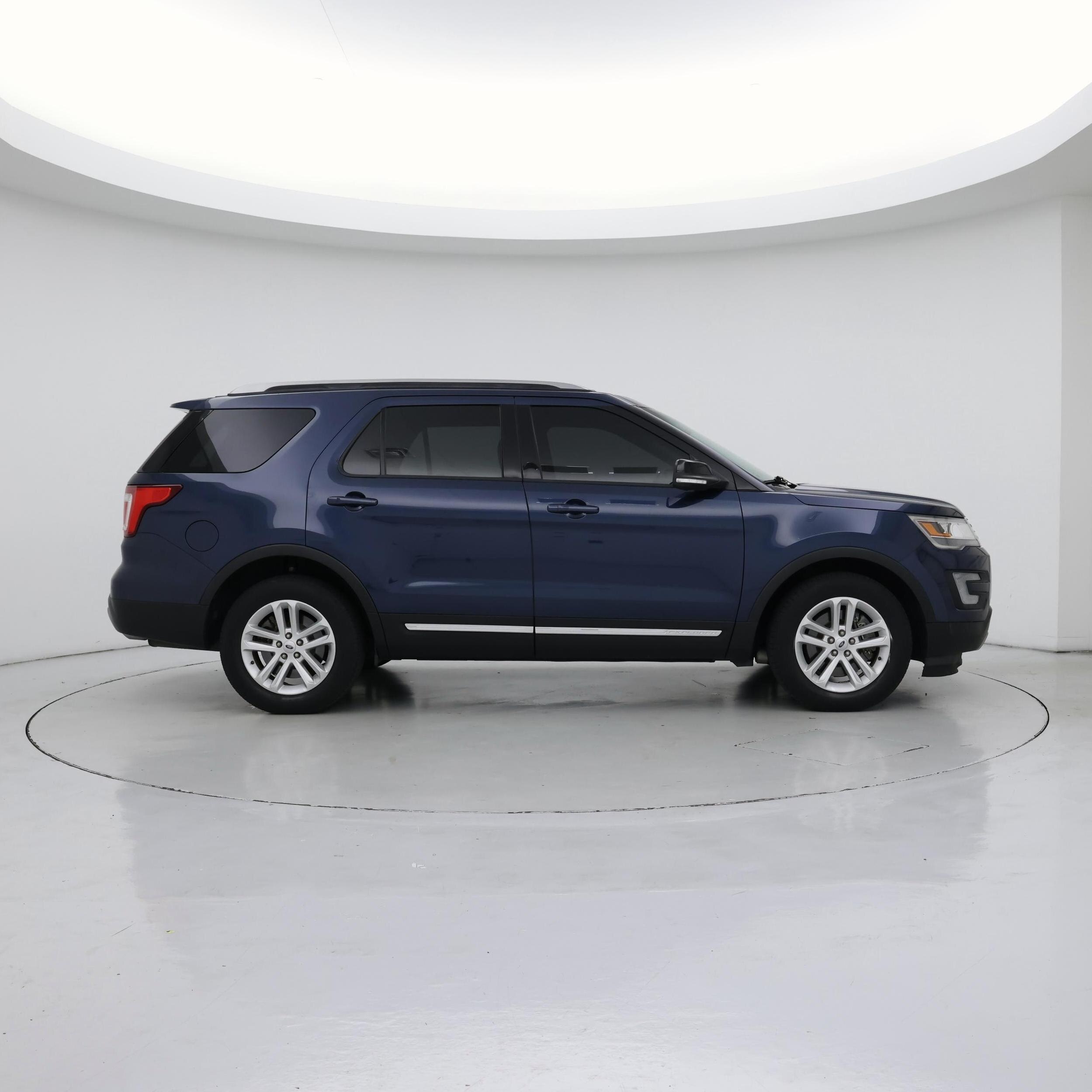 Thumbnail: 2017 Ford Explorer - 7