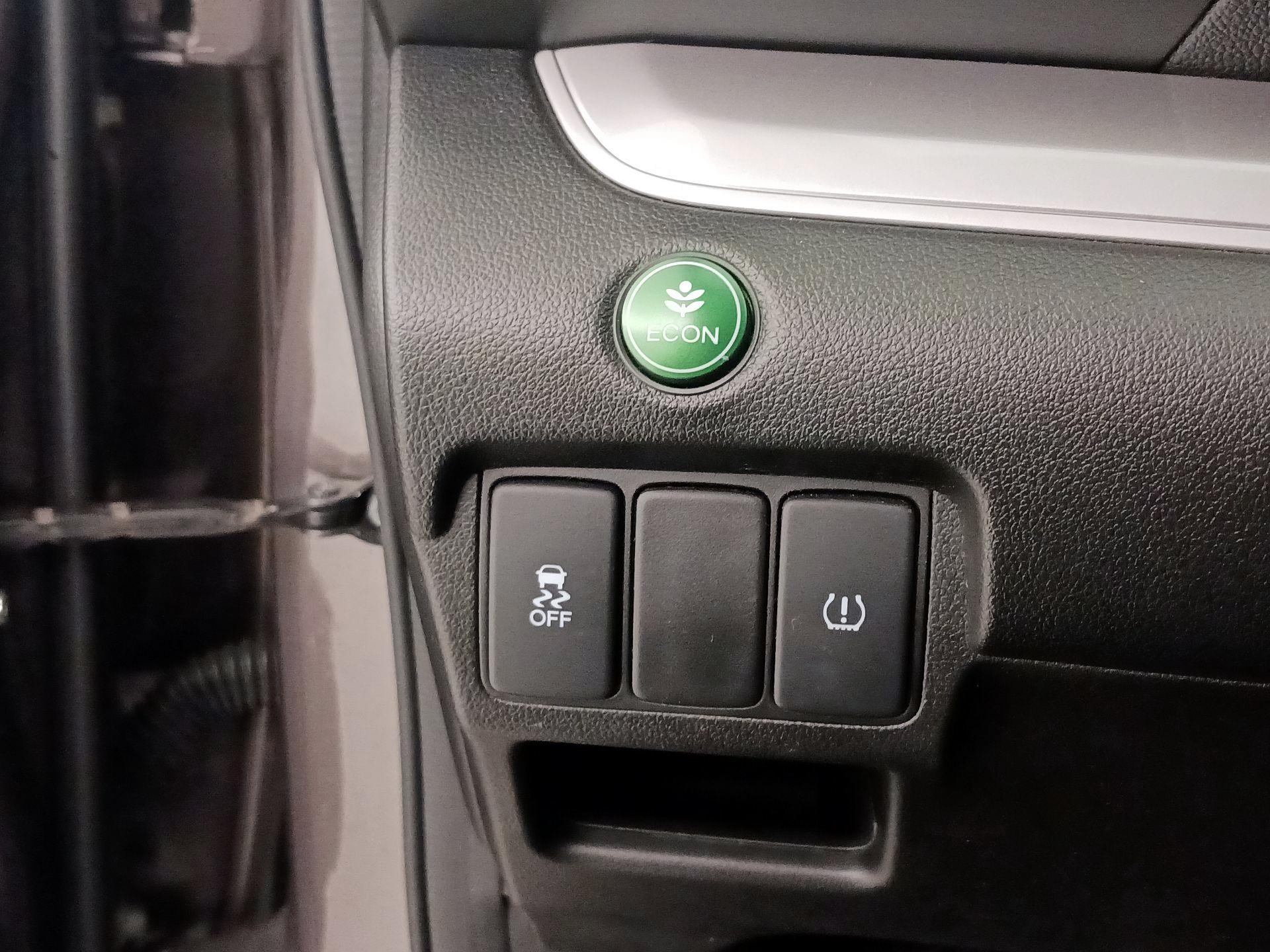 Thumbnail: 2015 Honda CR-V - 13