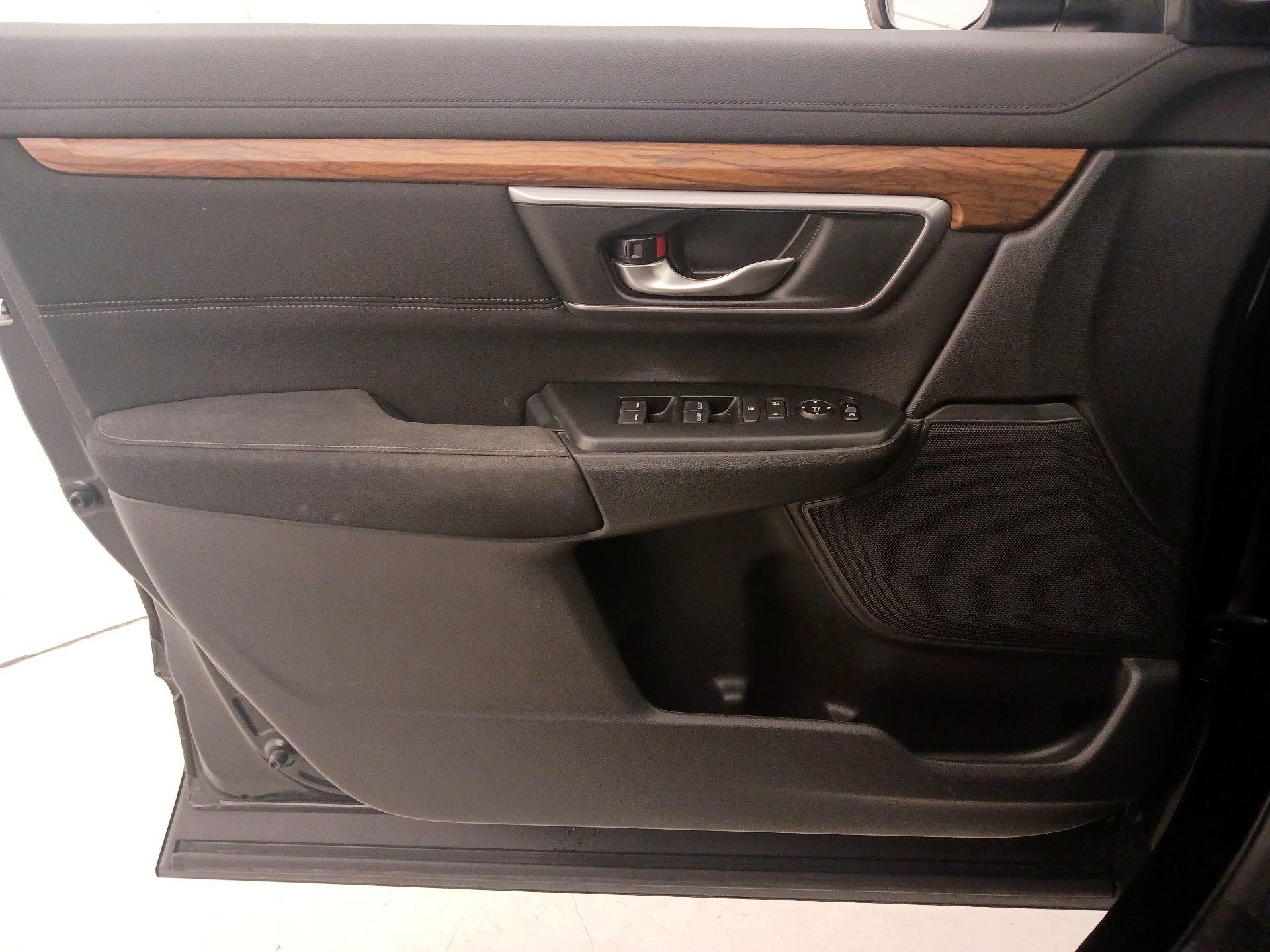 Thumbnail: 2017 Honda CR-V - 12