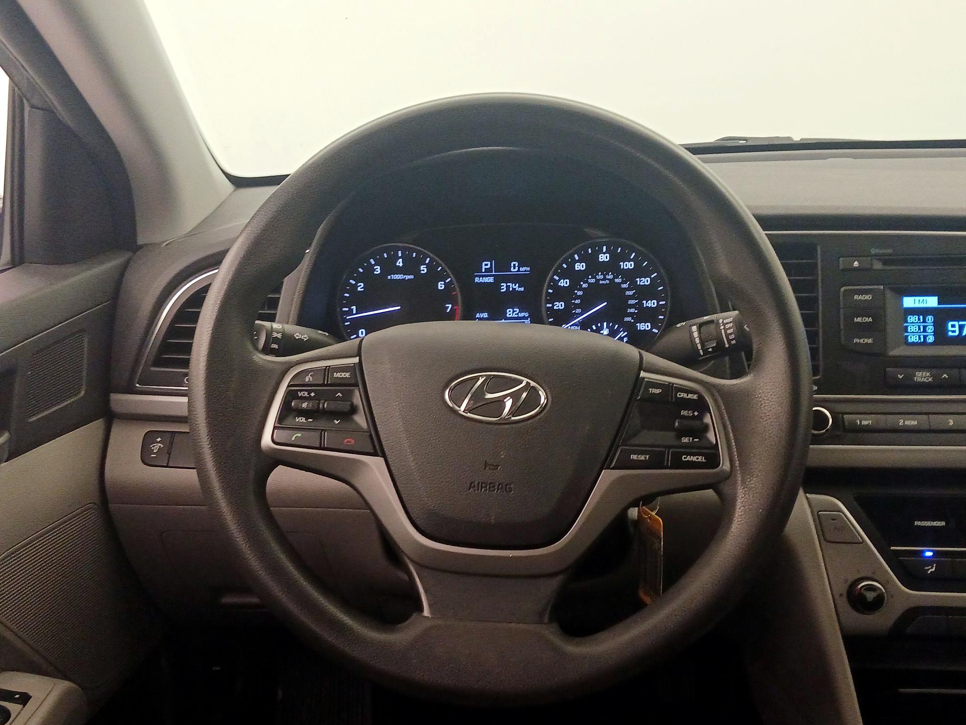 Thumbnail: 2018 Hyundai Elantra - 10