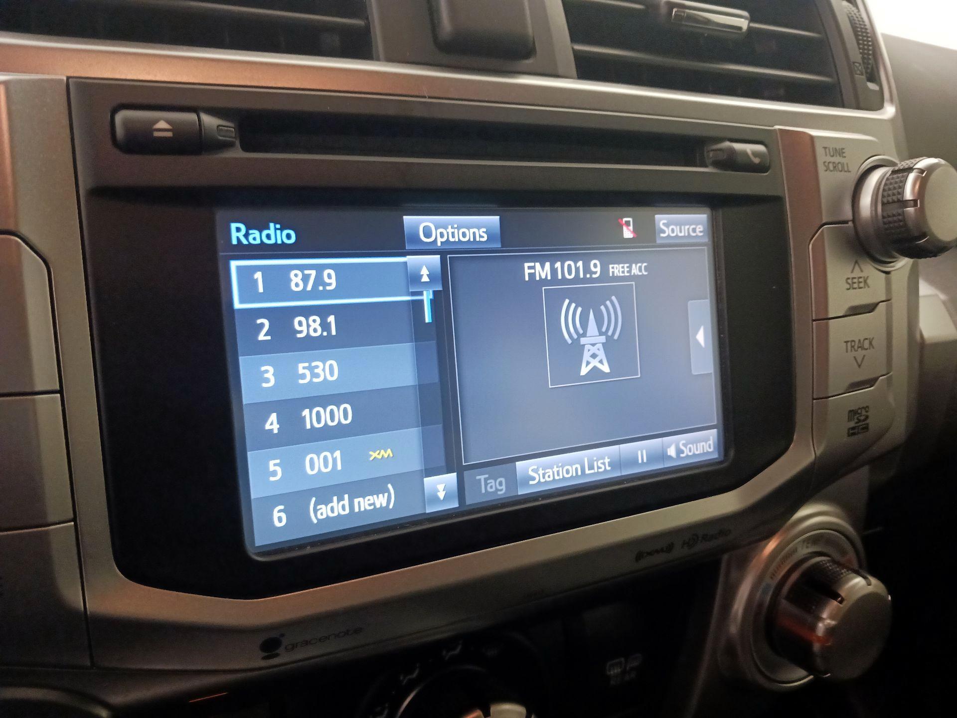 Thumbnail: 2019 Toyota 4Runner - 15