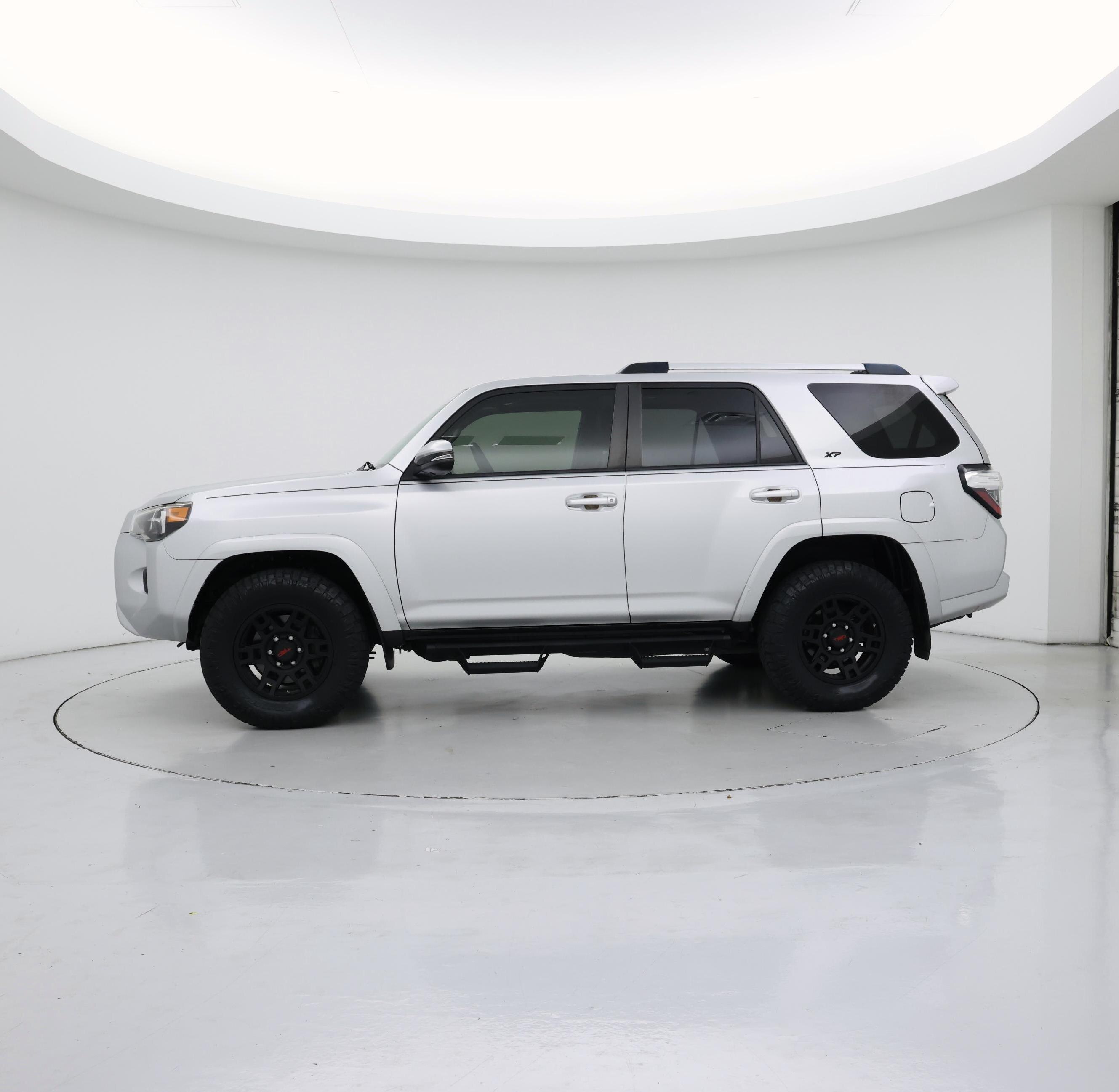 Thumbnail: 2019 Toyota 4Runner - 3