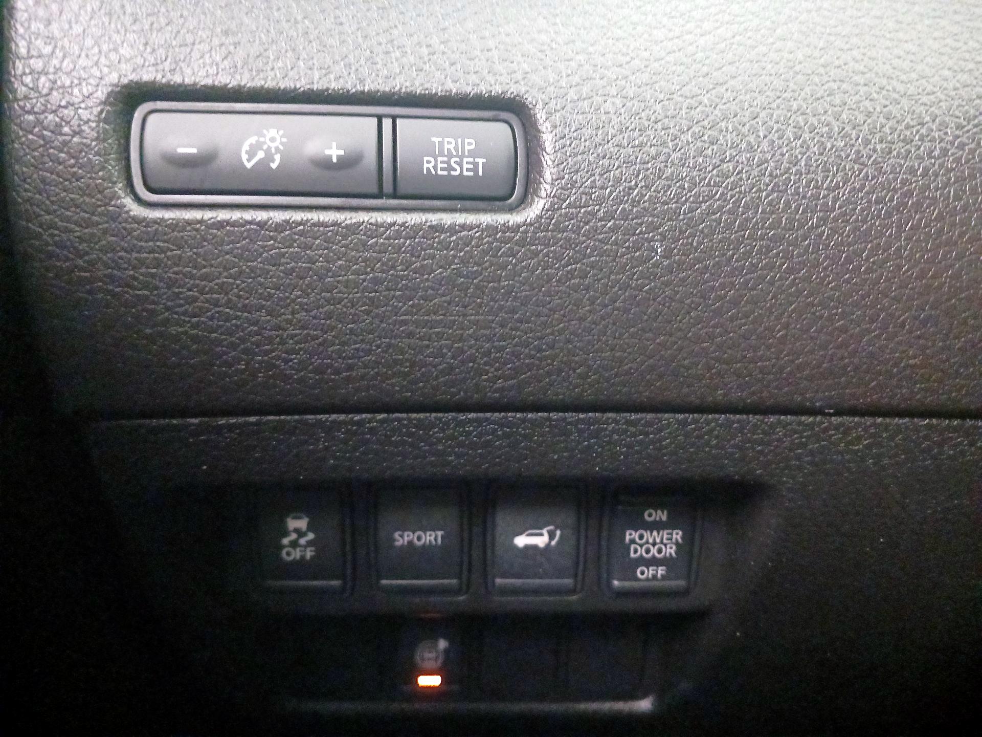 Thumbnail: 2014 Nissan Rogue - 14