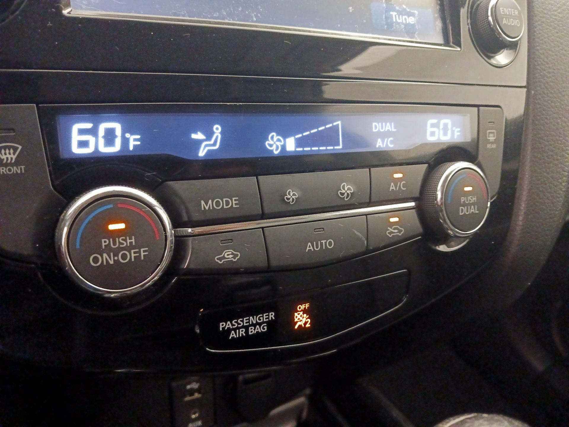Thumbnail: 2014 Nissan Rogue - 17