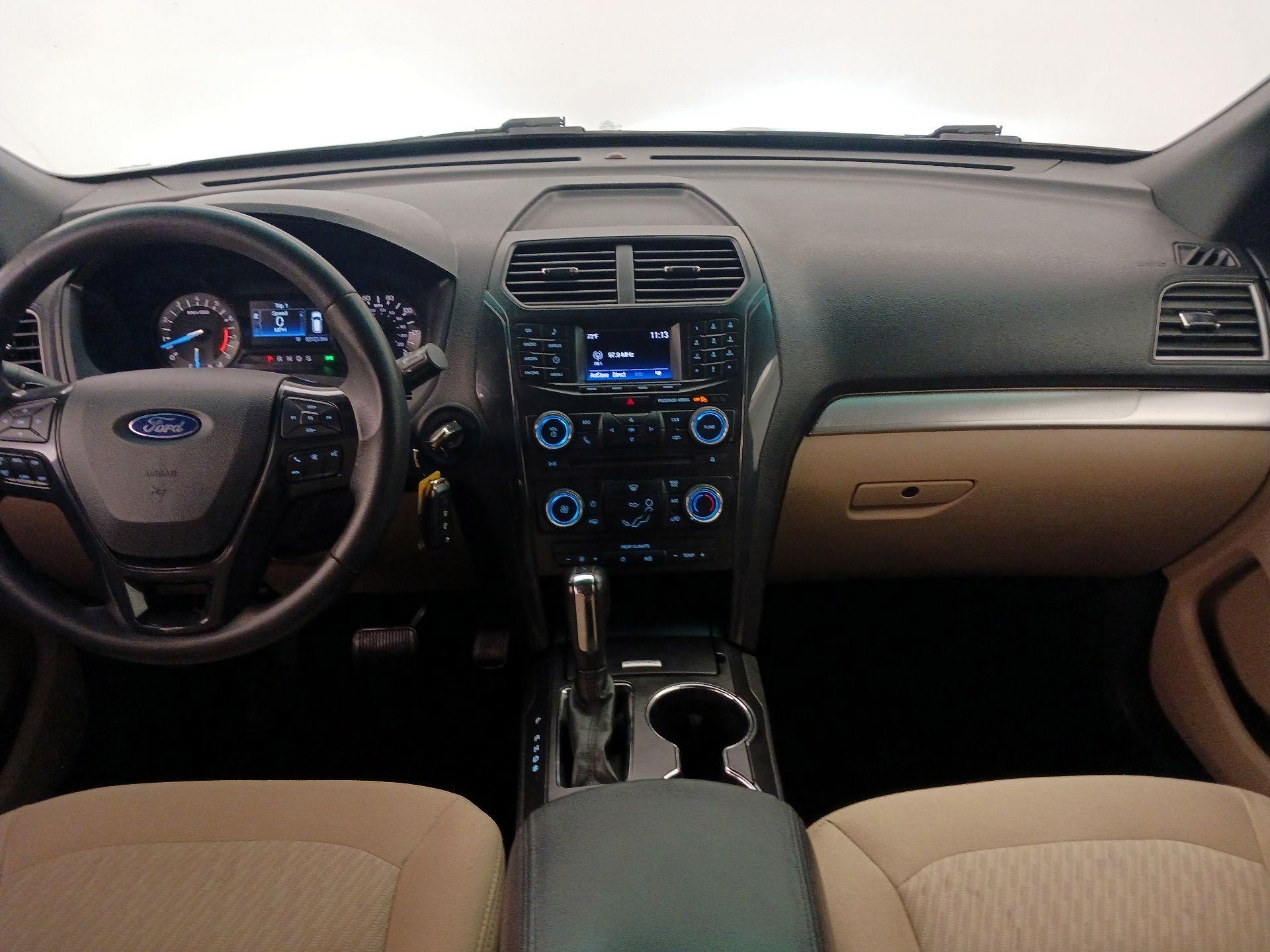 Thumbnail: 2017 Ford Explorer - 9