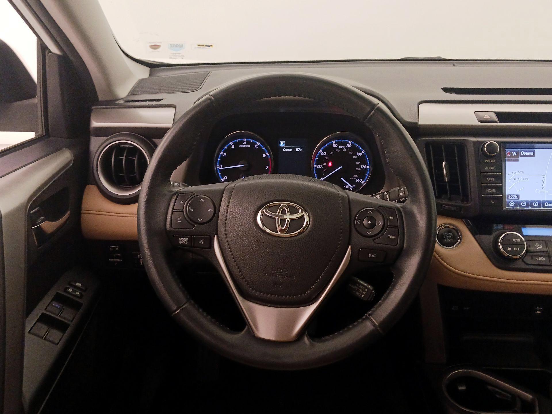 Thumbnail: 2016 Toyota RAV4 - 10