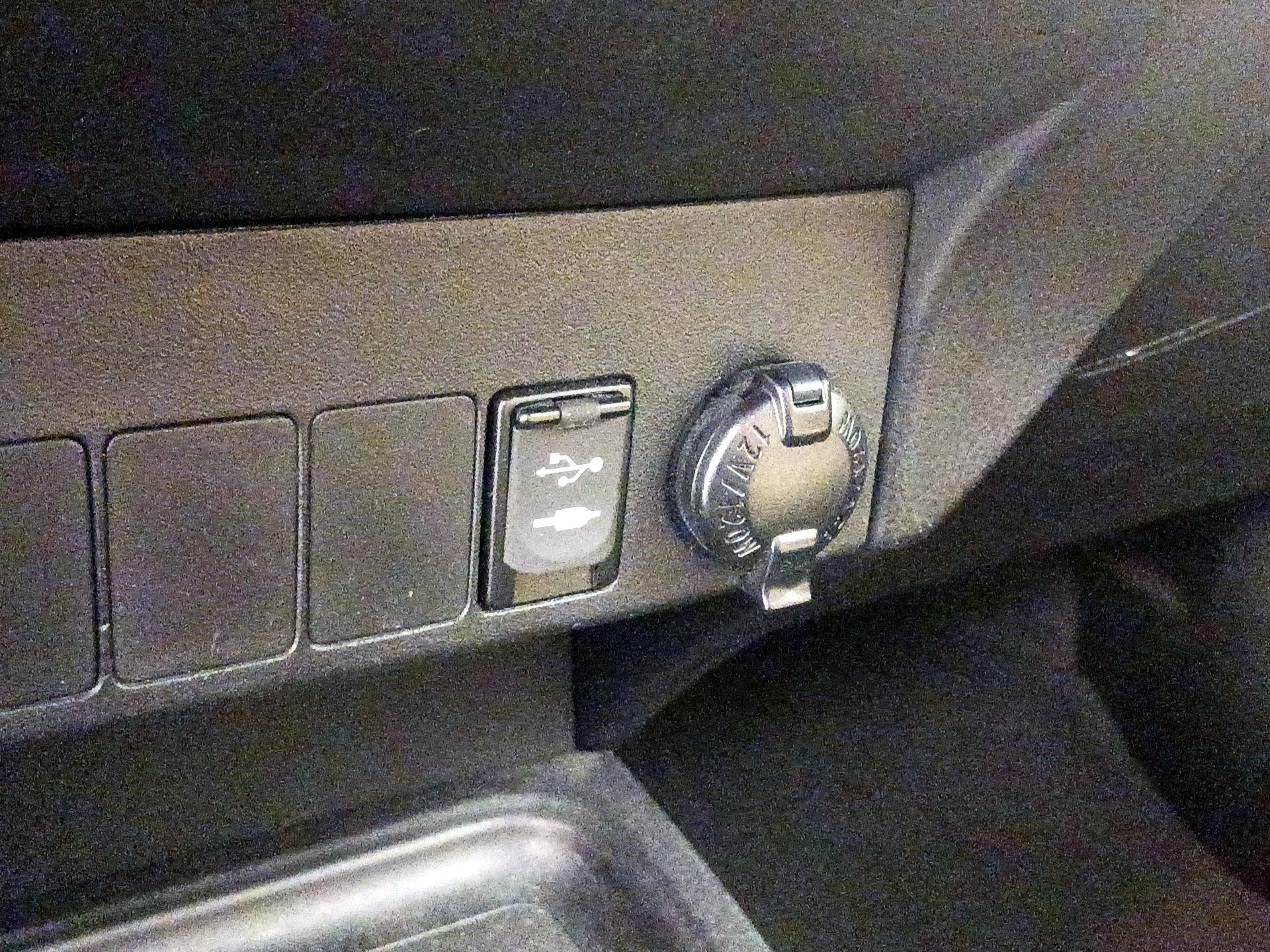 Thumbnail: 2016 Toyota RAV4 - 19