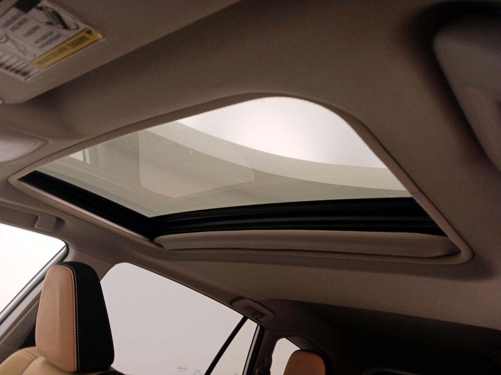 Thumbnail: 2016 Toyota RAV4 - 20