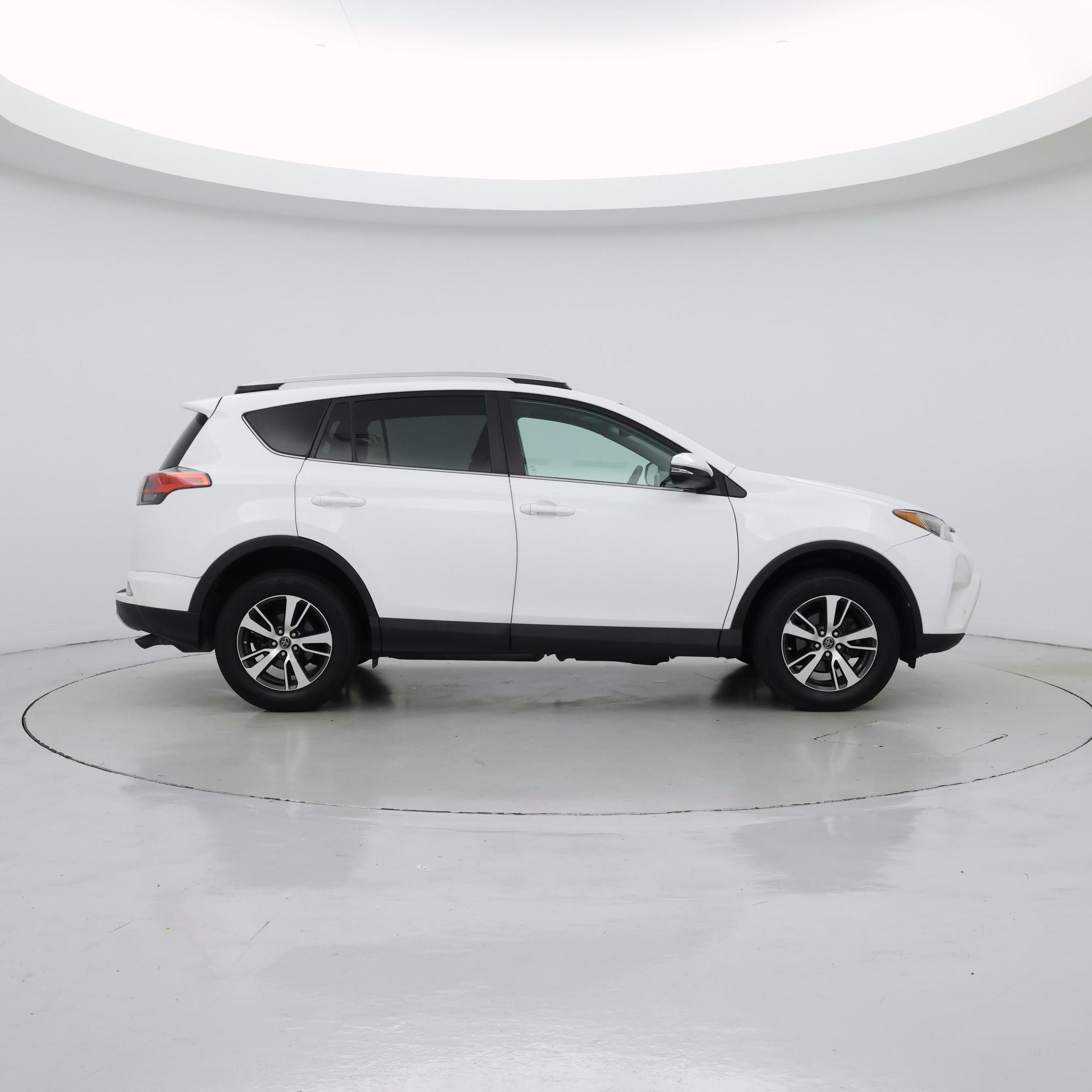 Thumbnail: 2016 Toyota RAV4 - 7