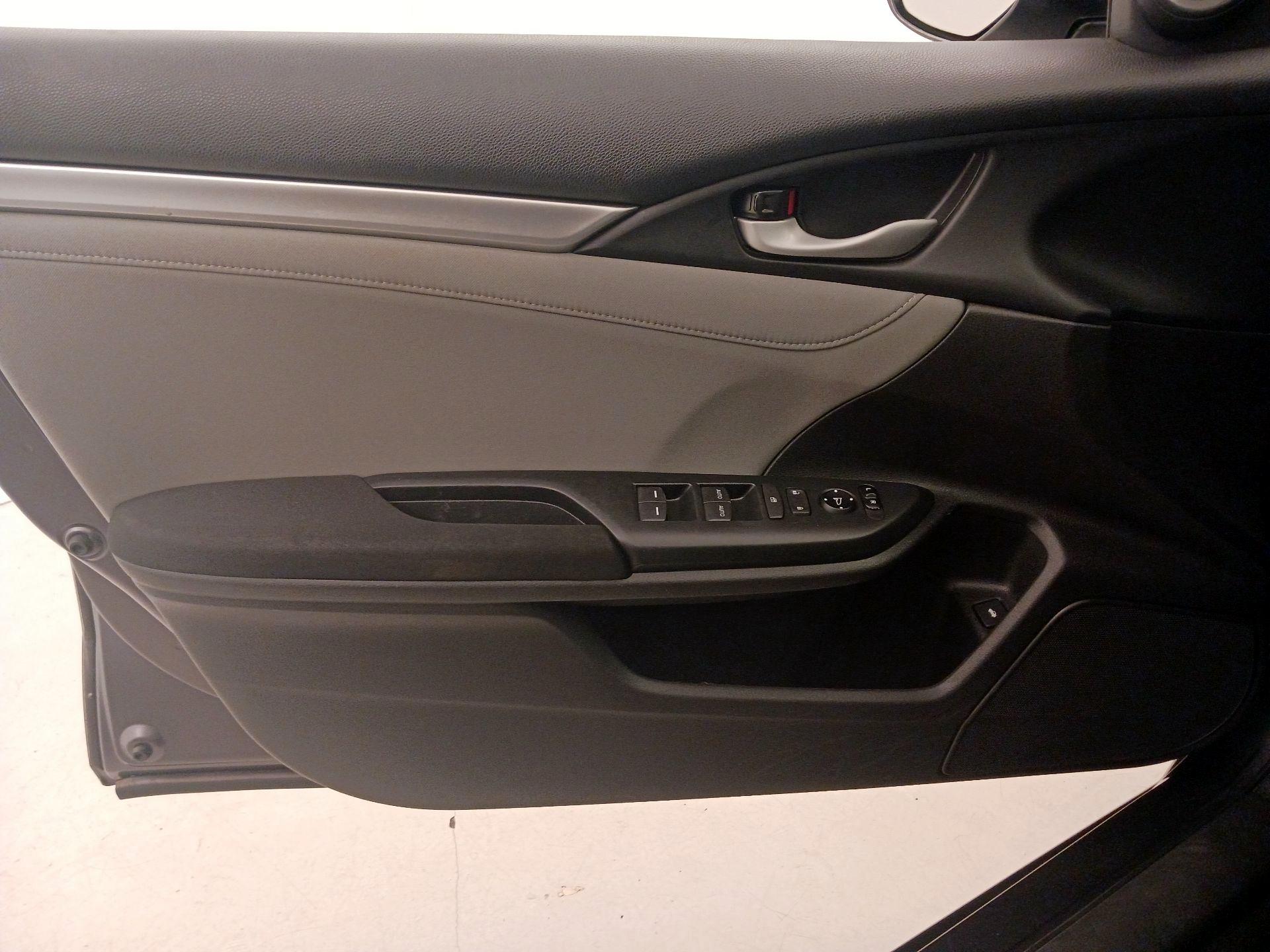 Thumbnail: 2017 Honda Civic - 12
