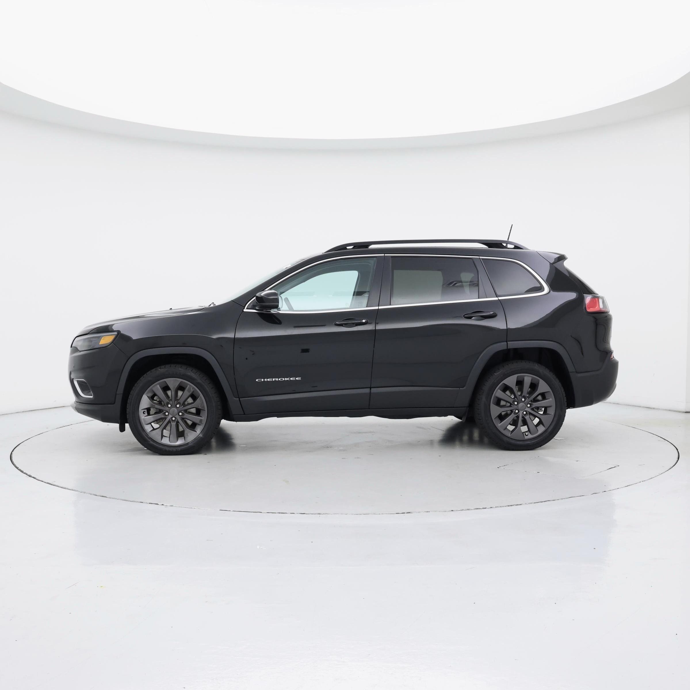 Thumbnail: 2022 Jeep Cherokee - 3